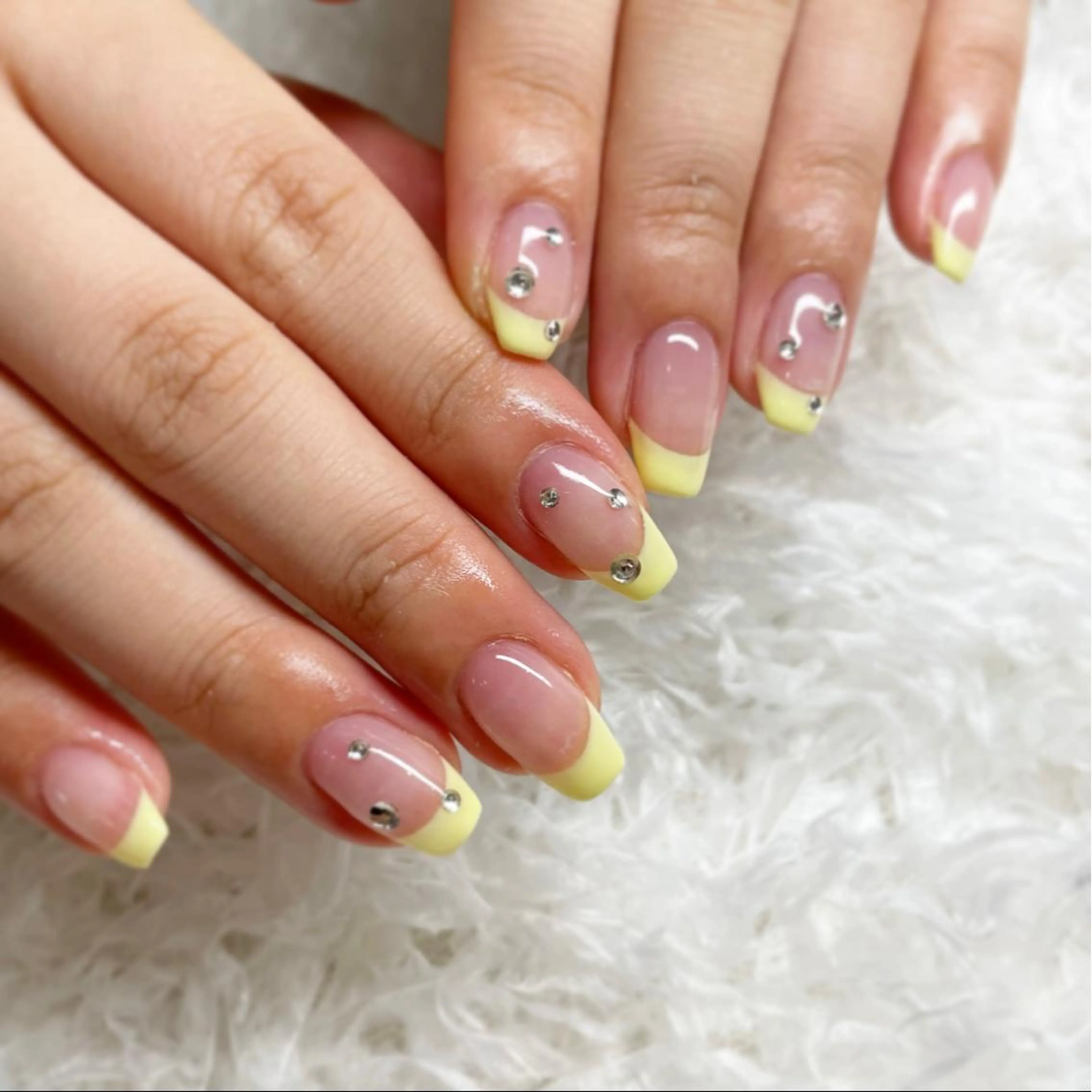 ネイル ストーンネイル ハンドネイル 鈴木 華乃のネイルデザイン