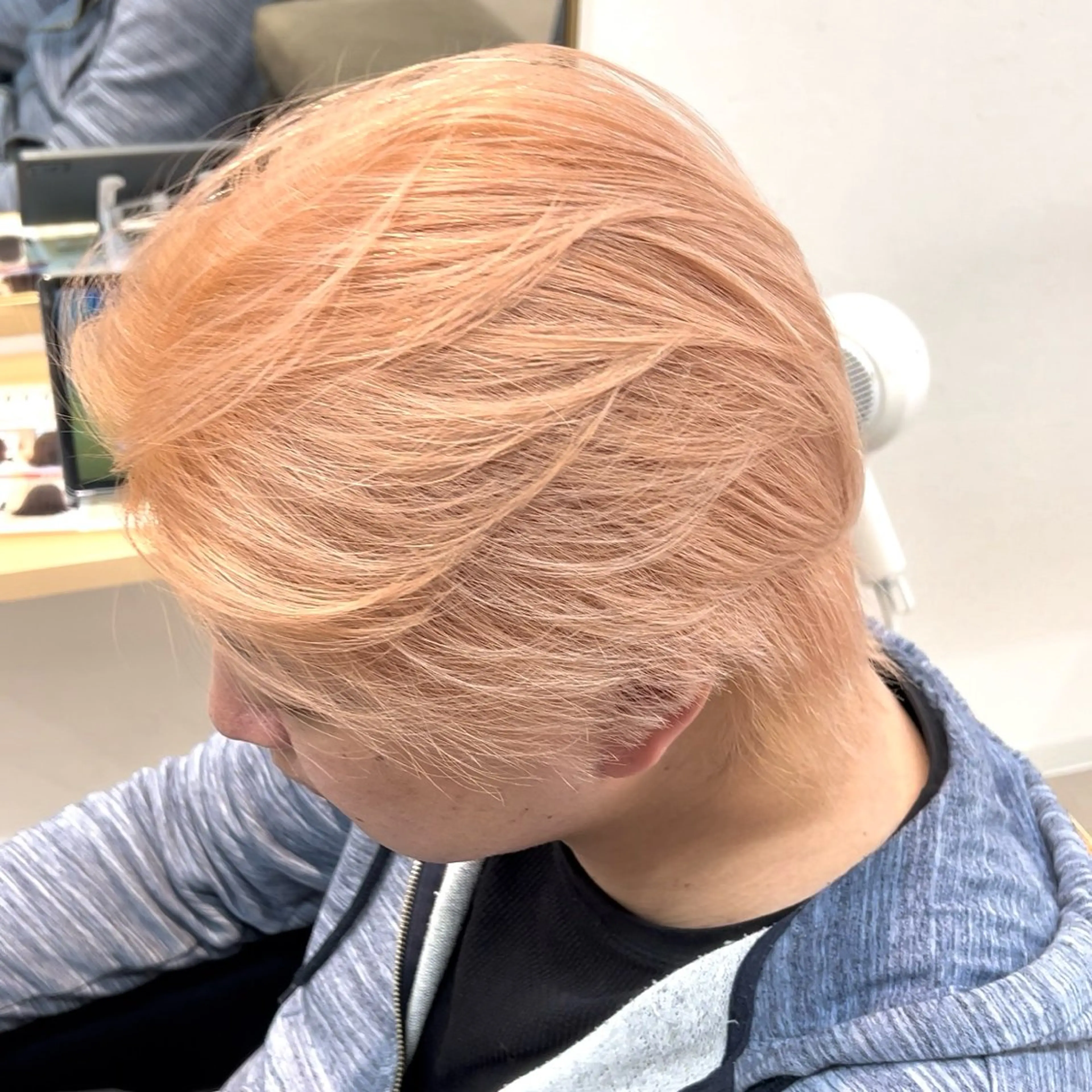 ミディアム カラー ボブ/韓国ボブ/ブリ ーチ/鈴木康平のヘアスタイル