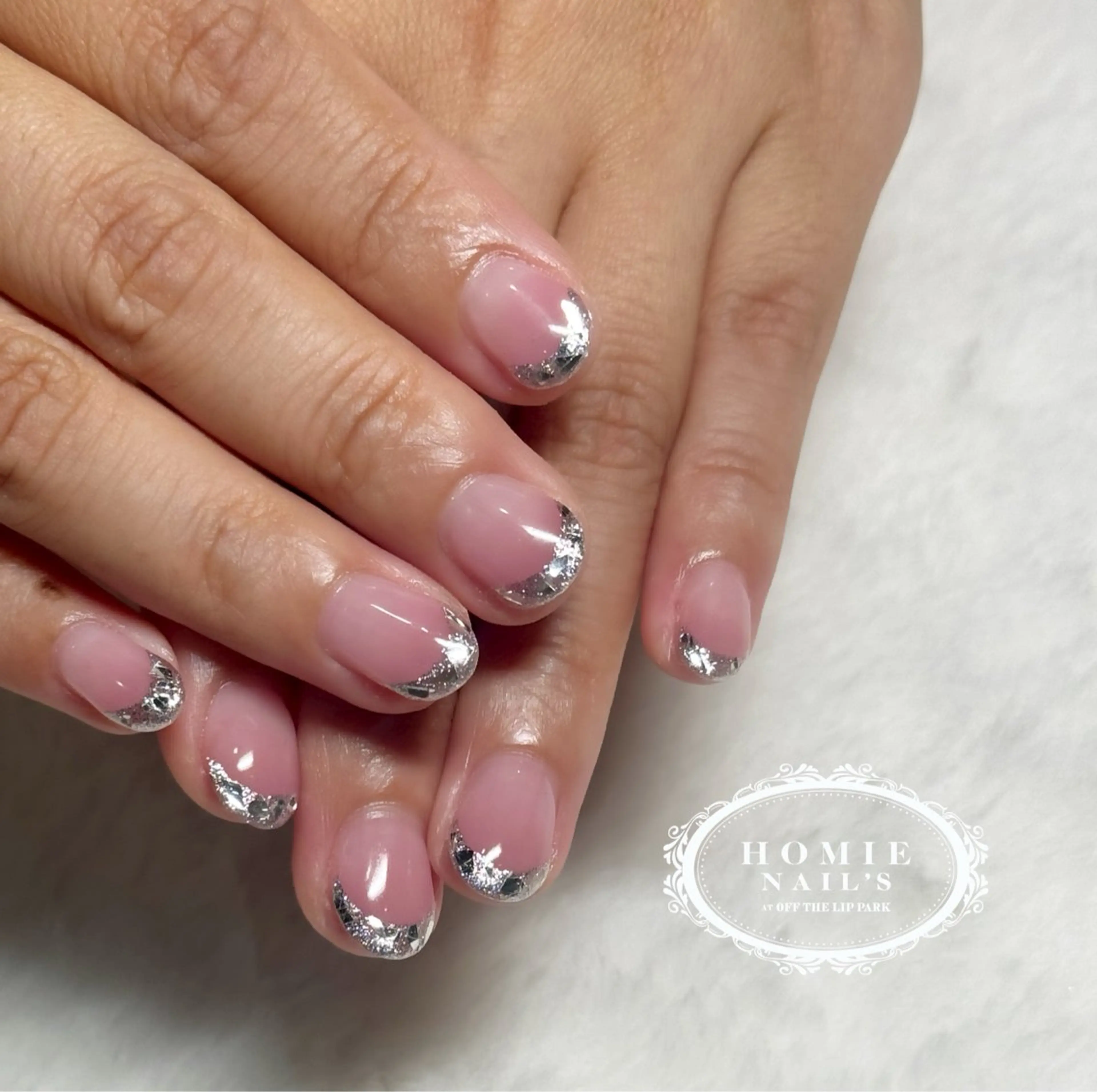 ネイル フレンチネイル ガラスフレンチ オフザリップパーク Asamiのネイルデザイン