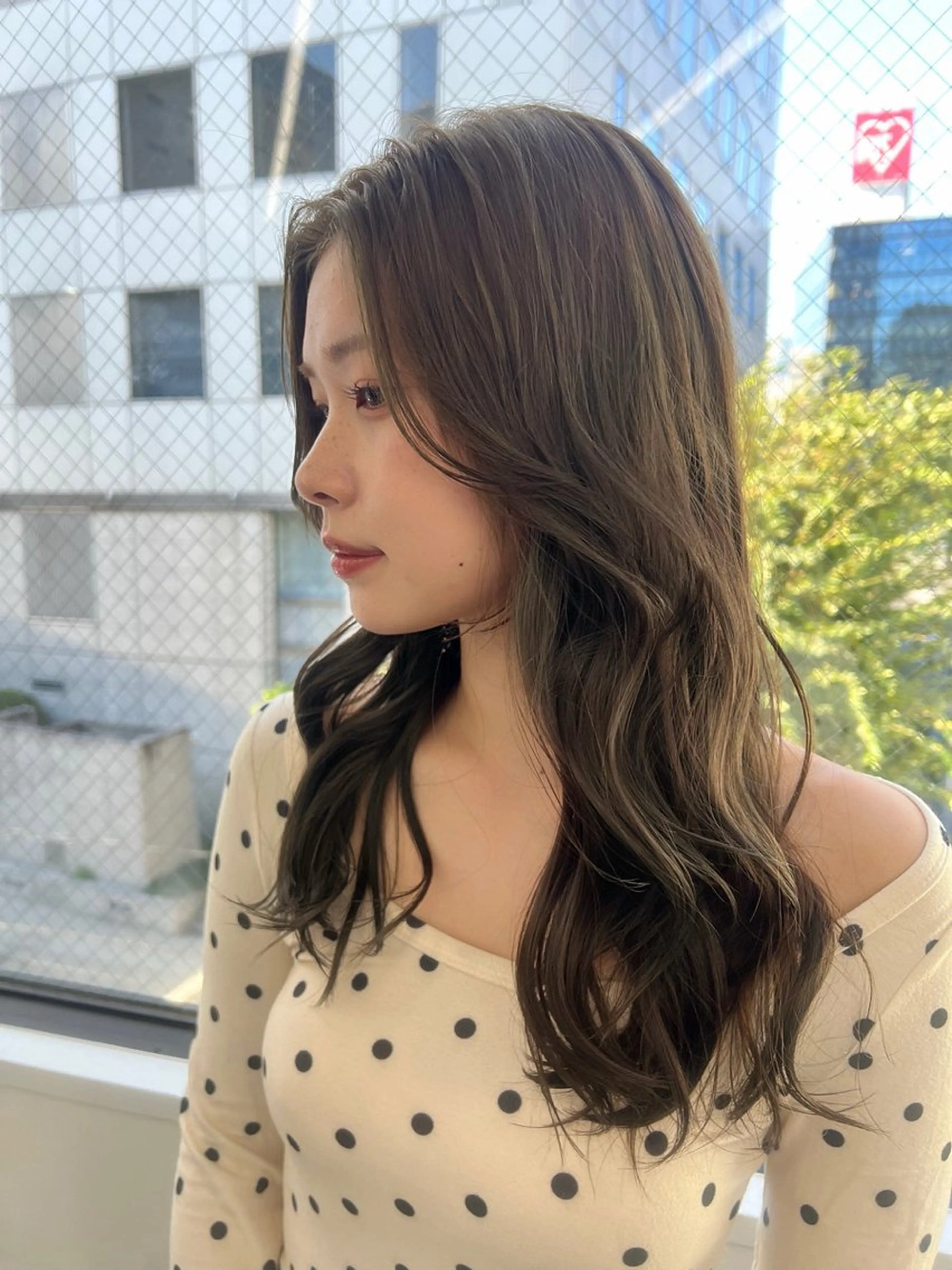 【🤎垢抜けヘアなら🤎】トレンドカット＋透明感ワンカラーの写真