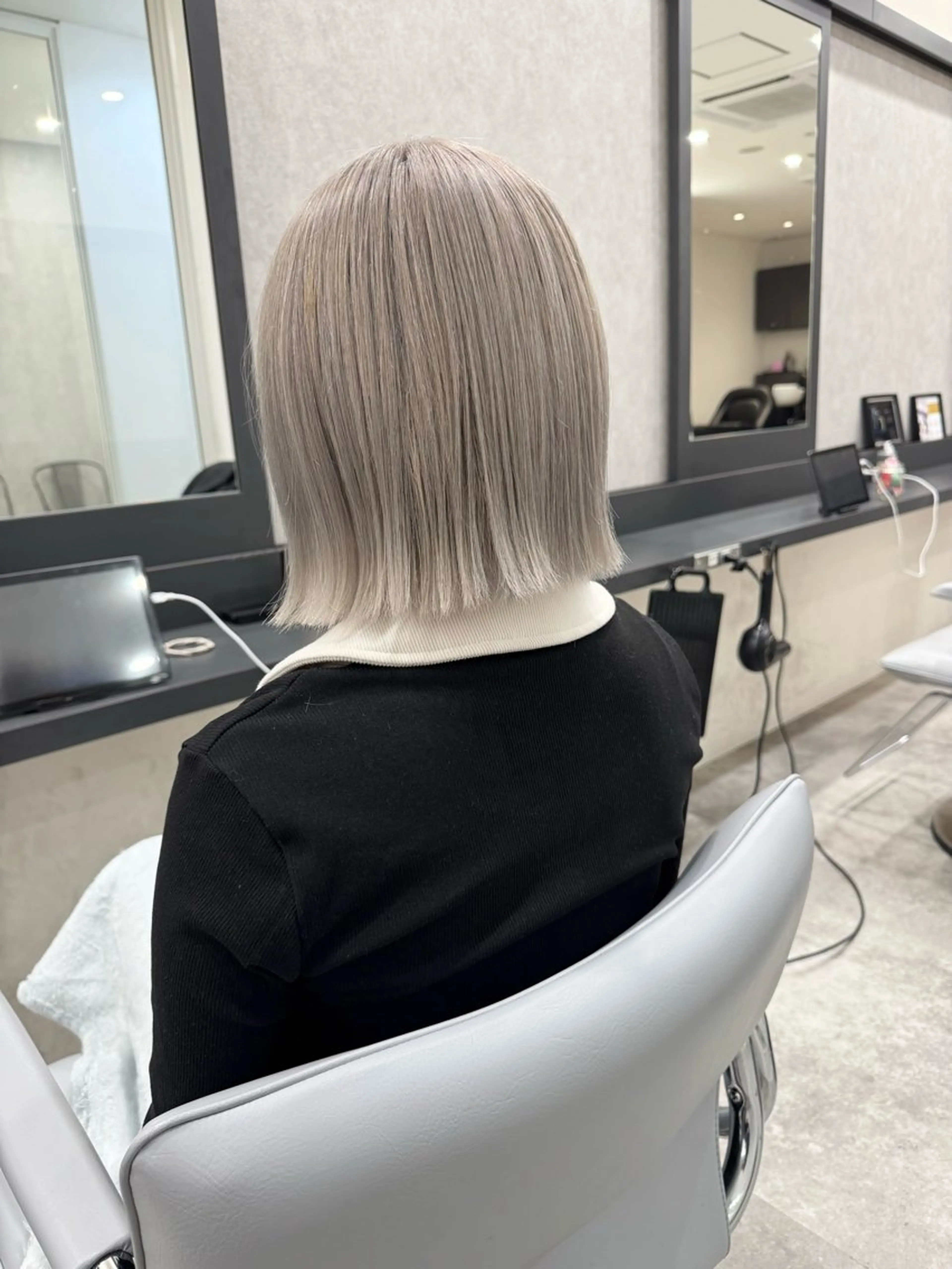 ショート カット ヘアカラー トリートメント RAISE by_WHITEのヘアスタイル