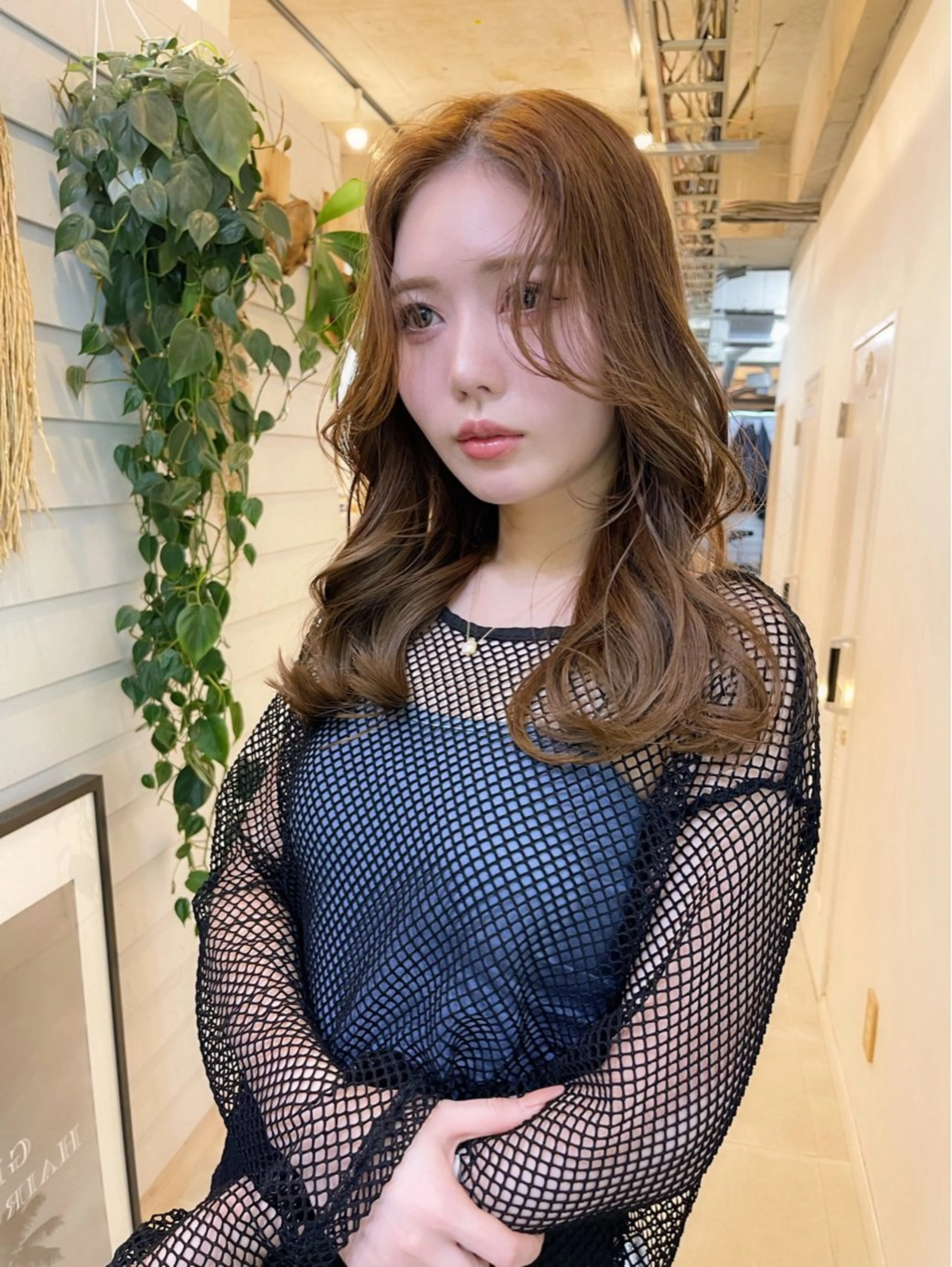 ミディアム カラー ブリーチ ダブルカラー ブリーチなしカラー 顔周りカット レイヤーカット カット ヘアカラー トリートメント AiM 大名　似合わせカットのヘアスタイル