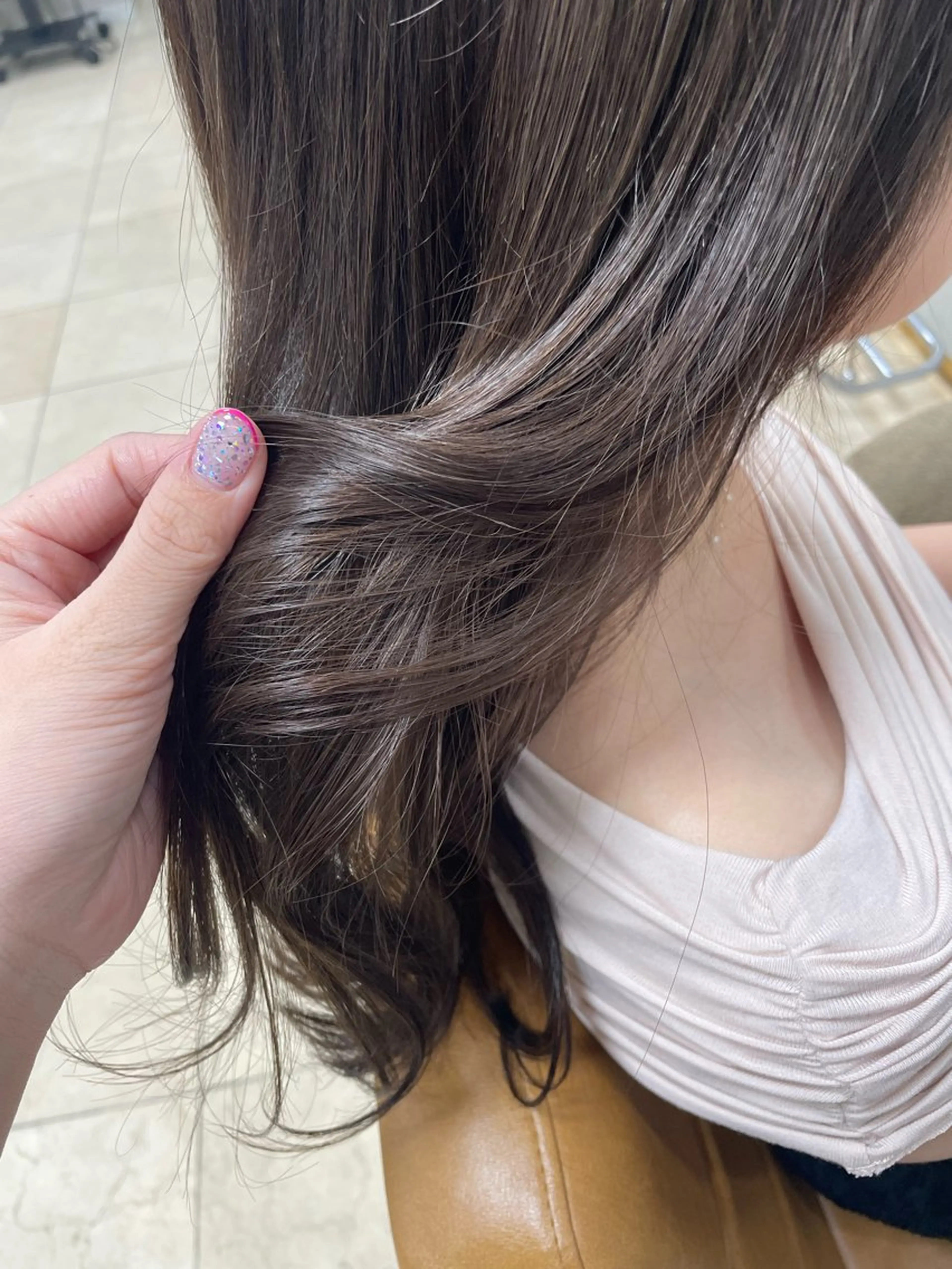 セミロング パーマ 八木 唯菜のヘアスタイル