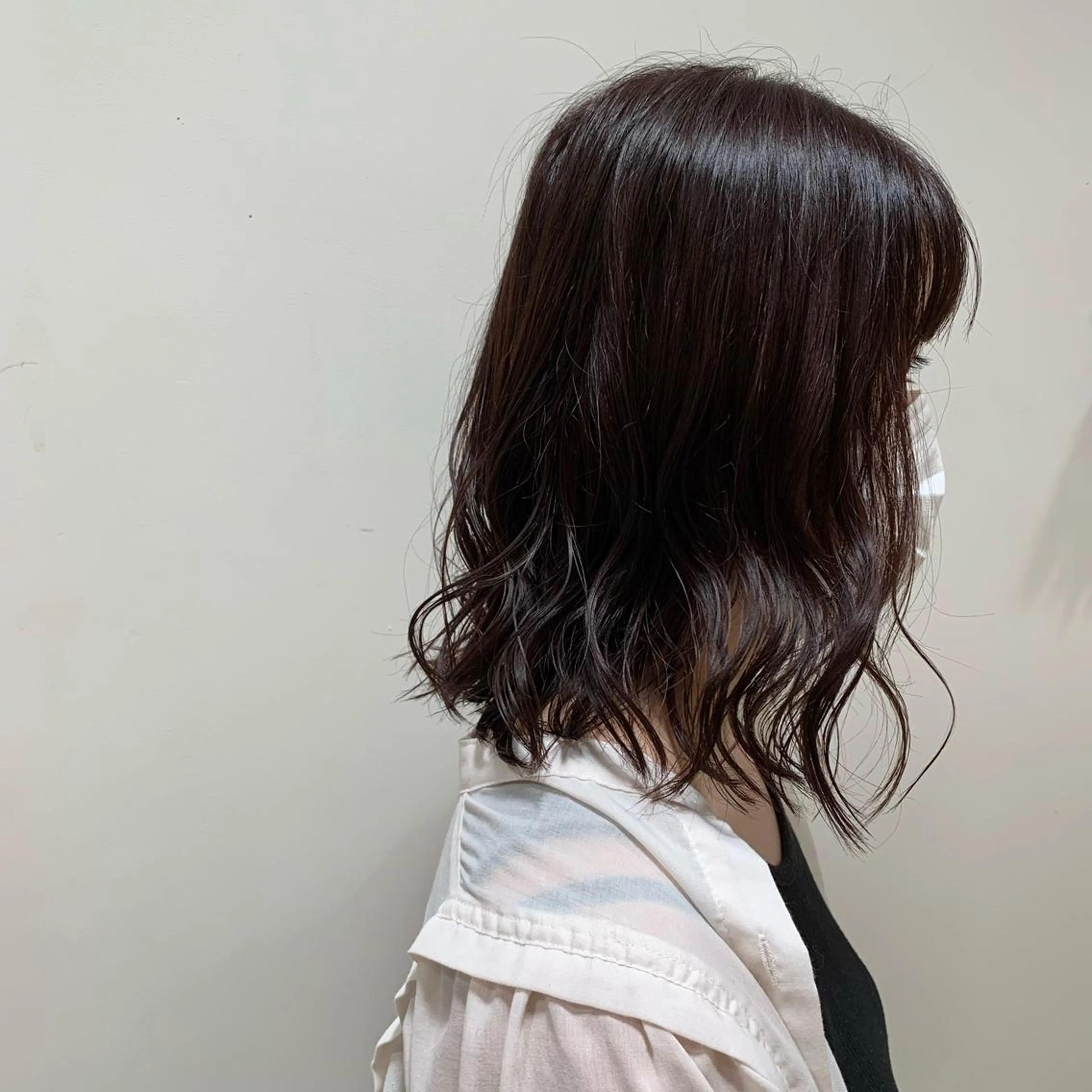 ミディアム カラー 宮本 季奈のヘアスタイル
