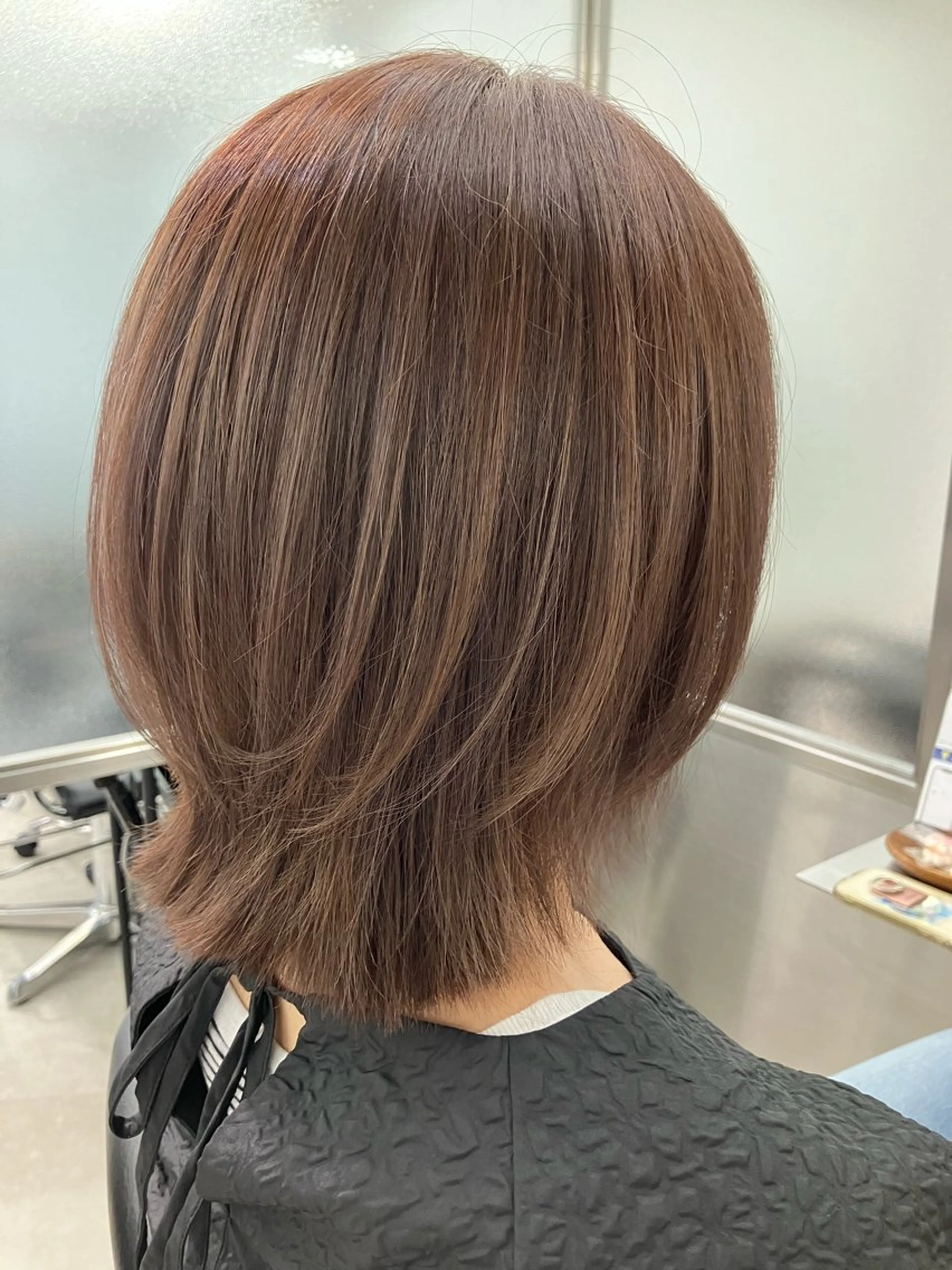 ミディアム カラー くびれヘア くせ毛 髪質改善 くびれレイヤー レイヤーカット GOTODAY シェアサロン梅田NU茶屋町店所属・髪質改善/艶カラー 縮毛矯正/みほのヘアスタイル