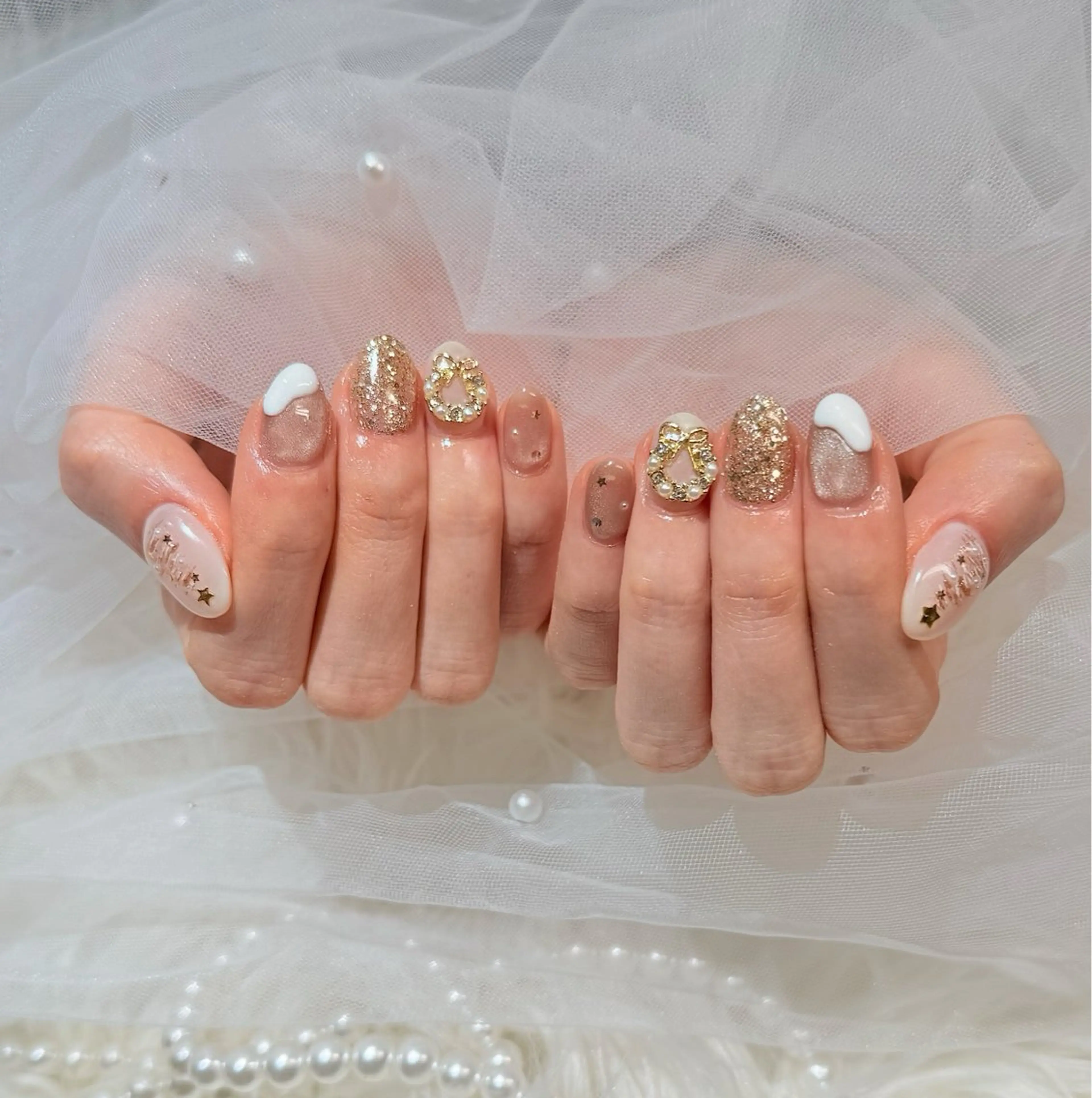 ミディアム ハンドネイル ハンドケア マシェリローズ所属・Macherie Roseのネイルデザイン