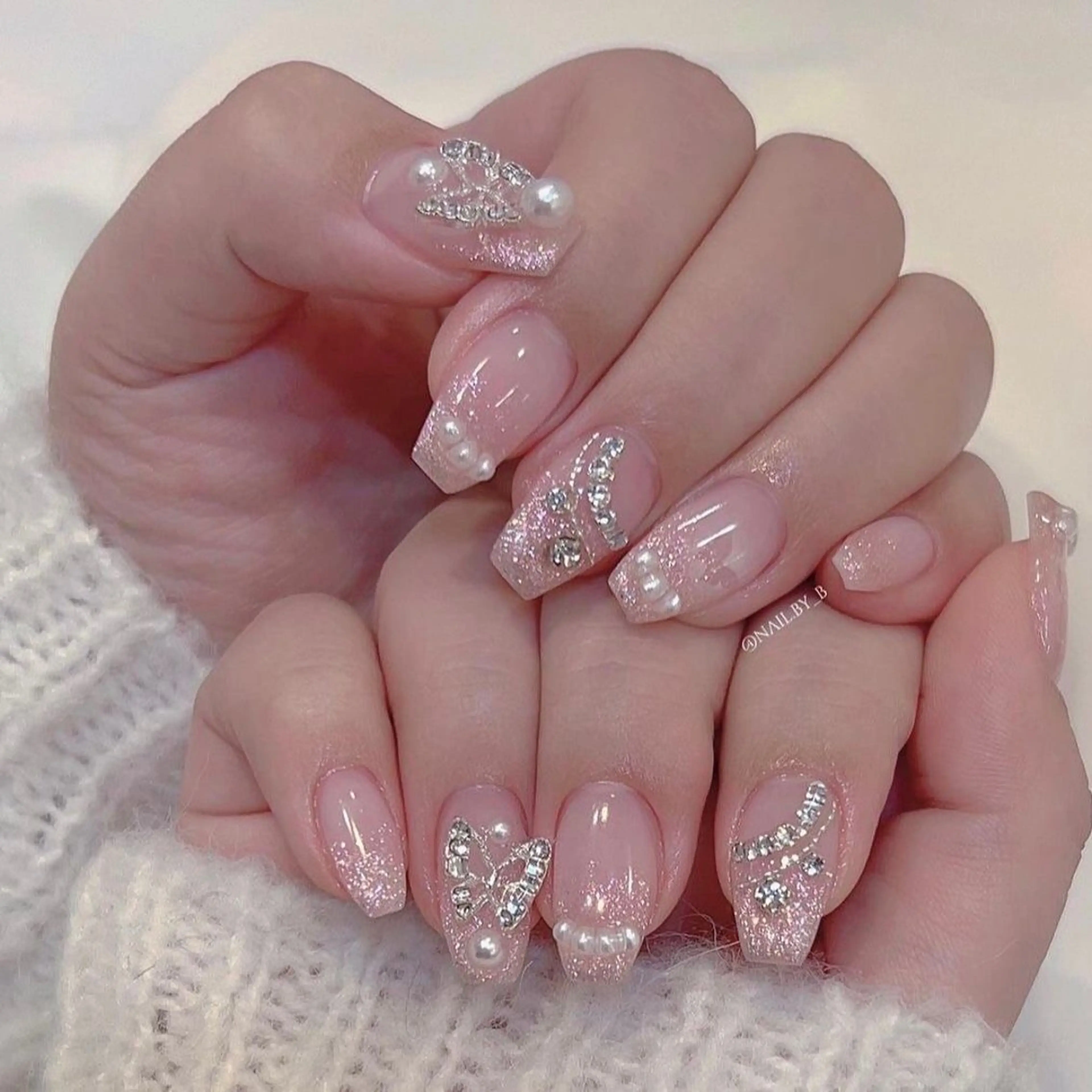 ネイル グラデーション ラメ(グリッター) マグネットネイル ミラーネイル ニュアンスネイル ハンドネイル Lumi de nails所属・Lumi de nailsのネイルデザイン