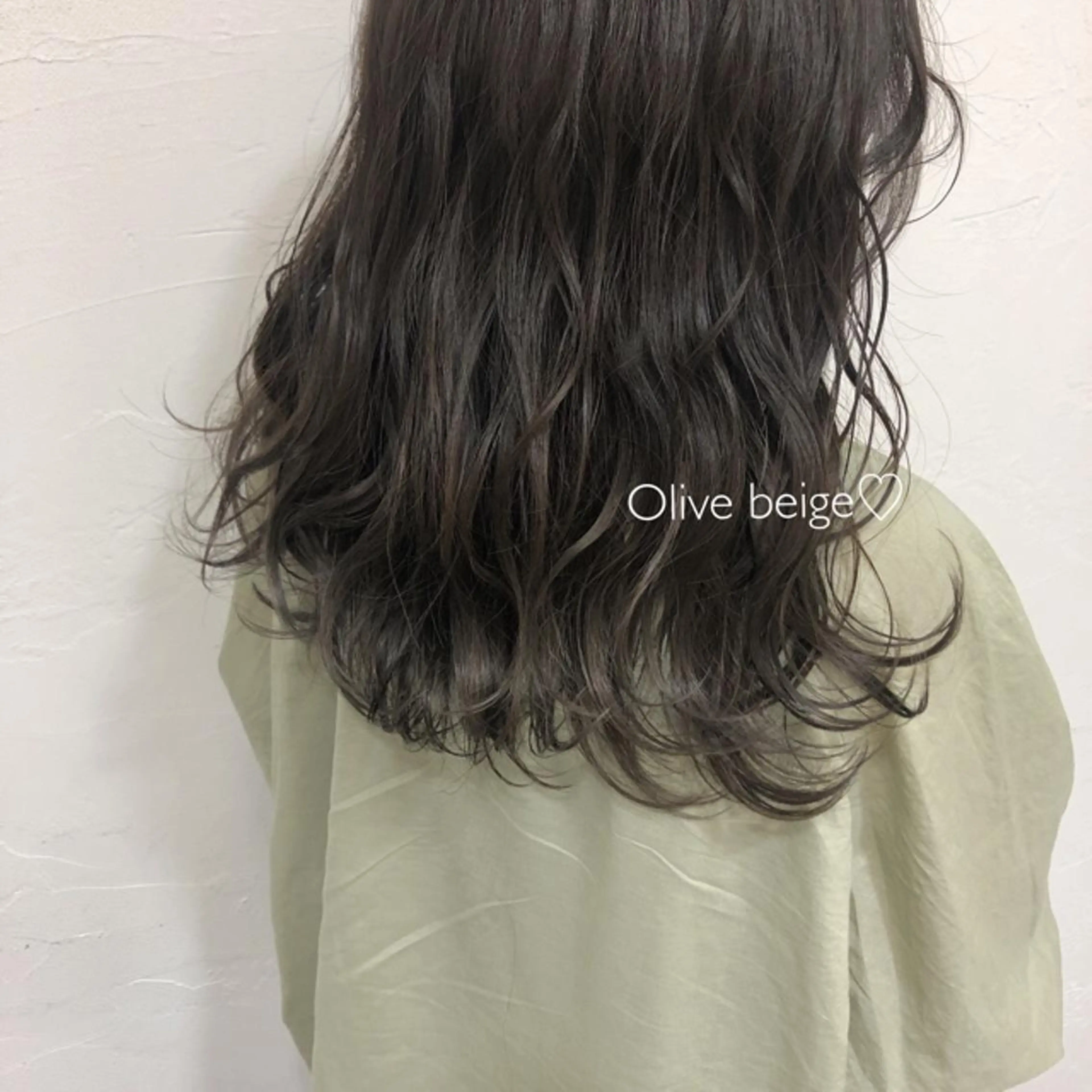セミロング カラー GLROW haruhiのヘアスタイル