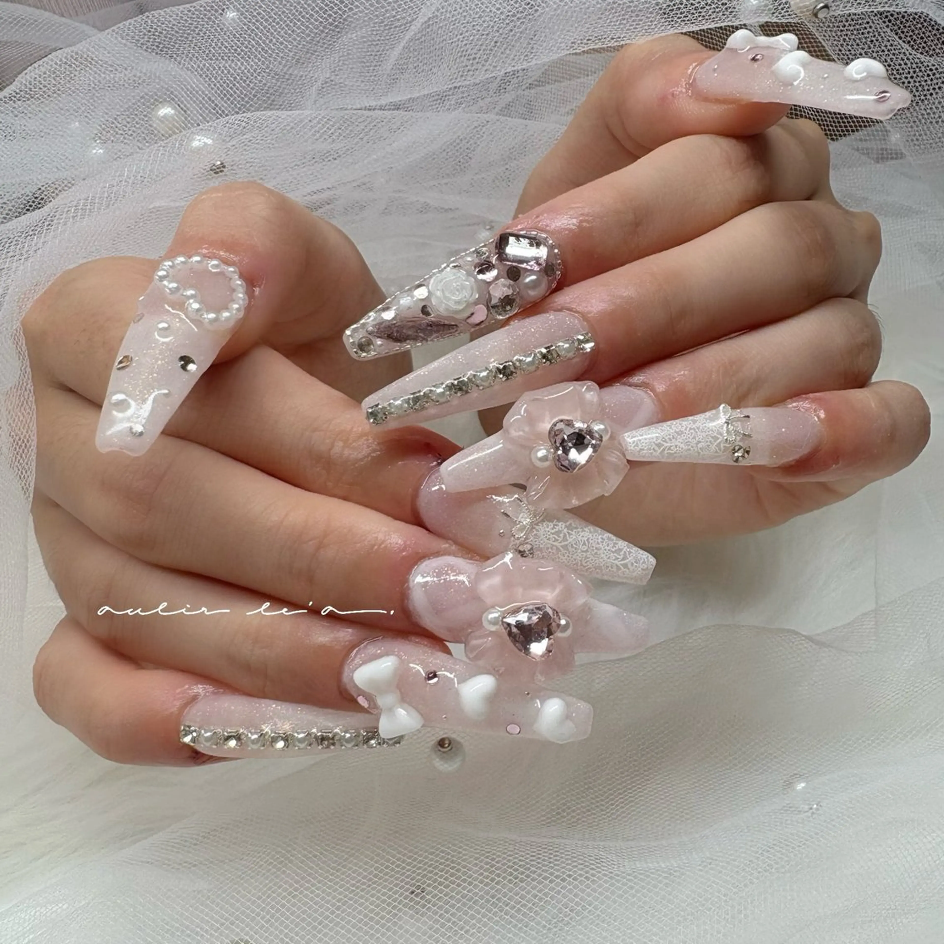 ネイル ハンドネイル aulir   le'a（ｱｳﾘｰﾚｱ）所属・aulir le'a 【ｱｳﾘｰﾚｱ】のネイルデザイン