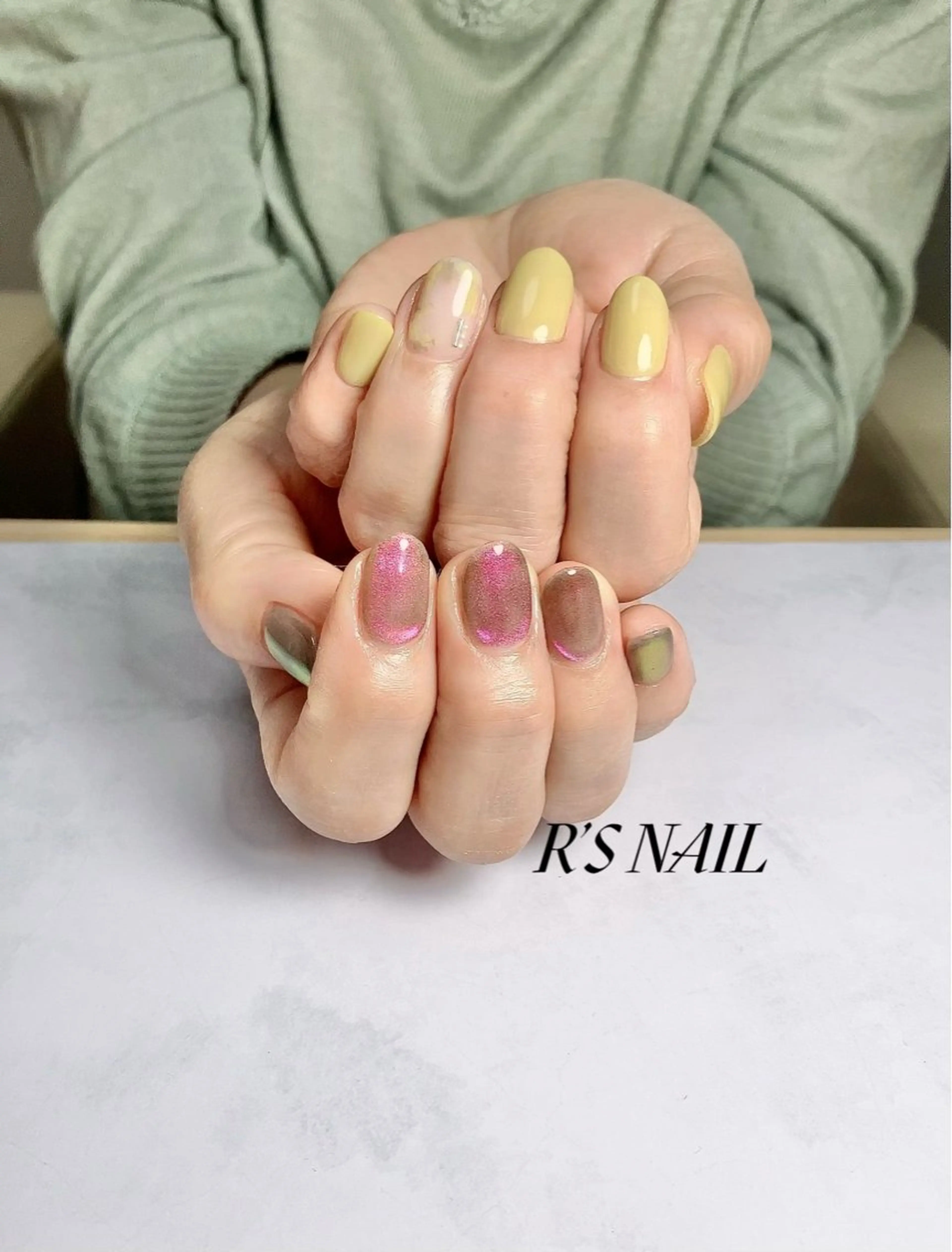 ネイル ジェルネイル マグネットネイル オフィスネイル ピンク シンプルネイル ハンドネイル R‘S NAIL nail salonのネイルデザイン