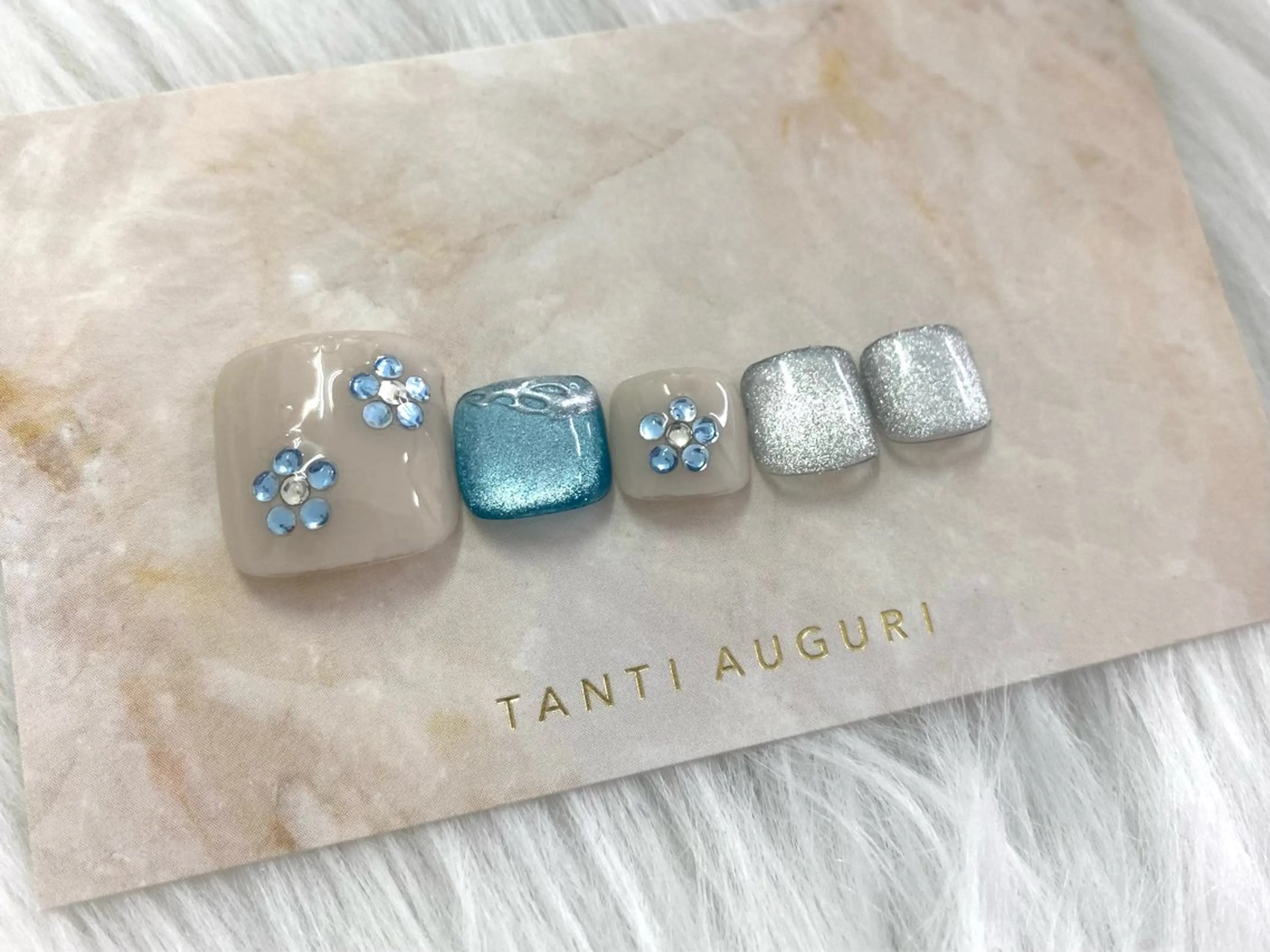 ネイル フットネイル reyel Aのネイルデザイン