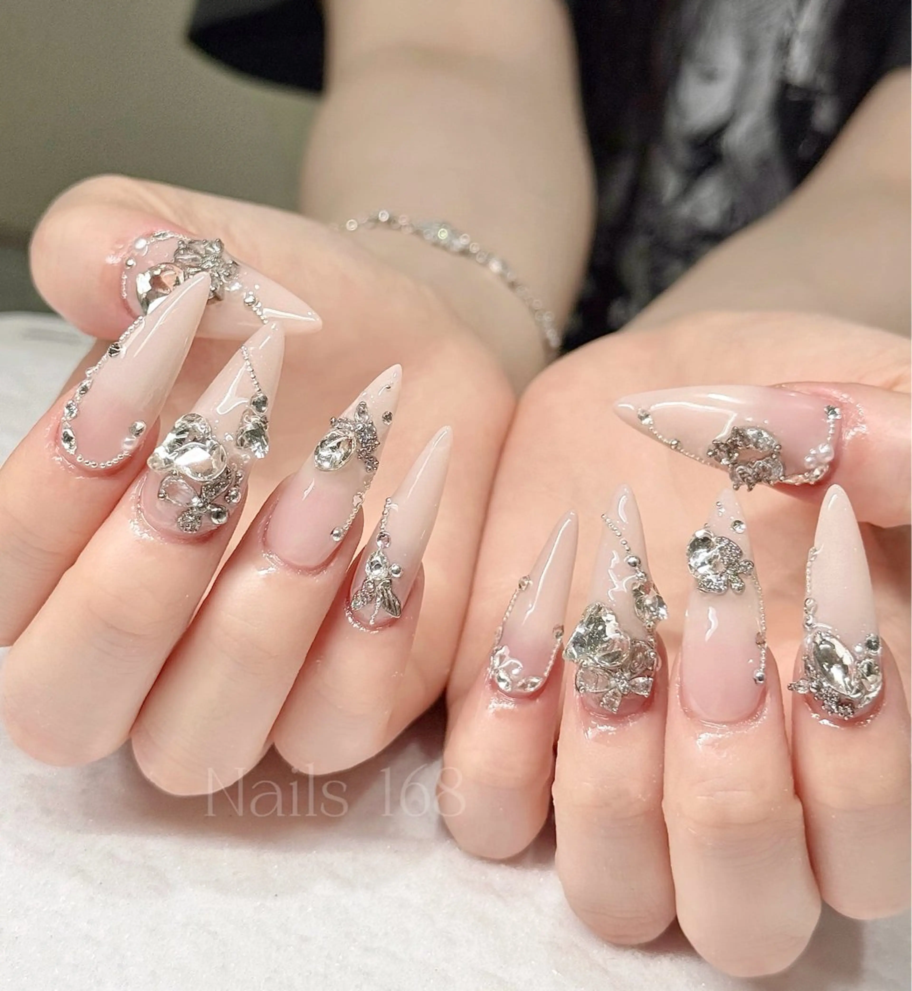 ネイル アートネイル チークネイル 韓国ネイル マグネットネイル ニュアンスネイル NAILS168 新大久保店のネイルデザイン