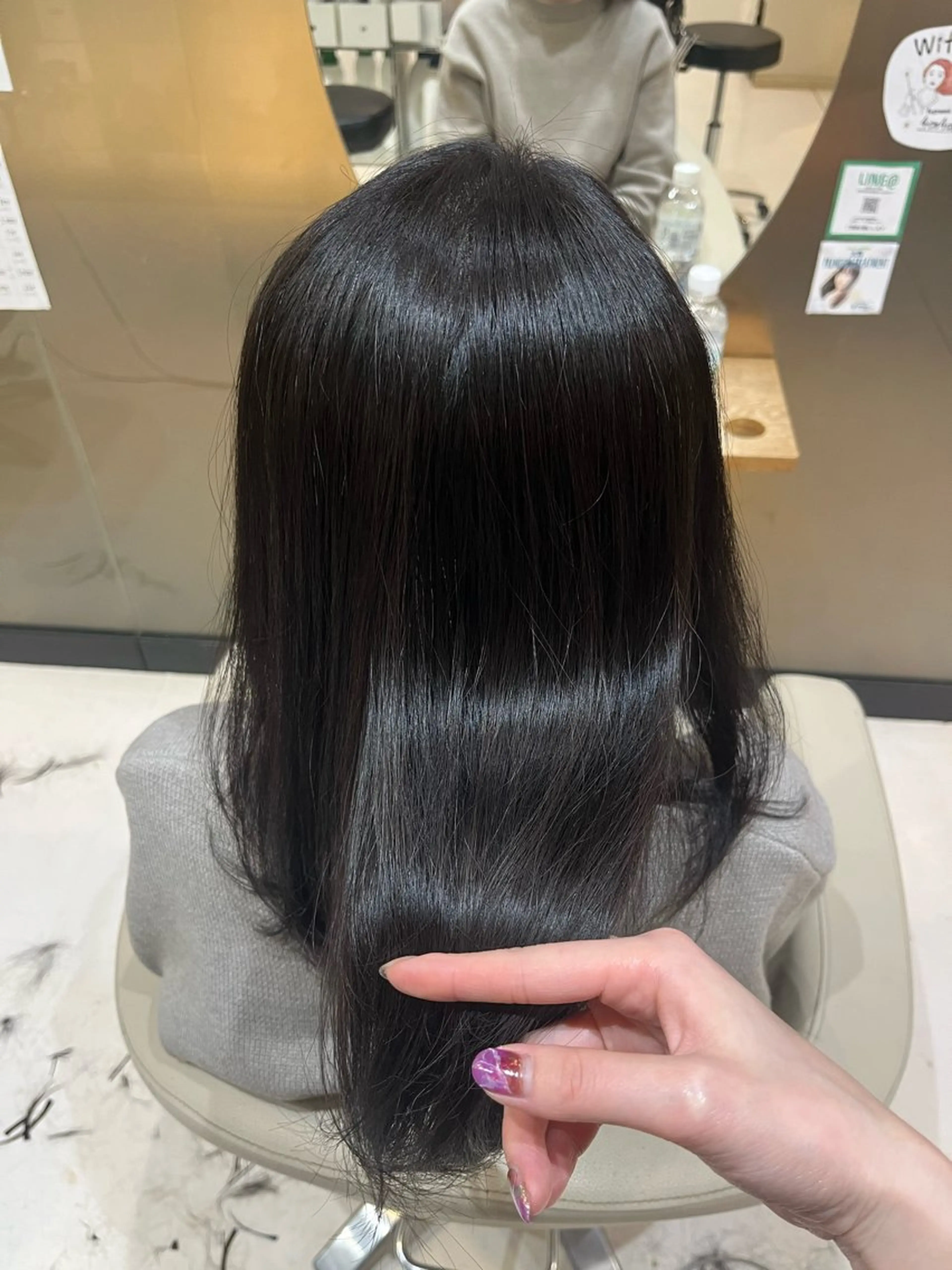 セミロング 縮毛矯正 トリートメント 野村 奈里亜のヘアスタイル