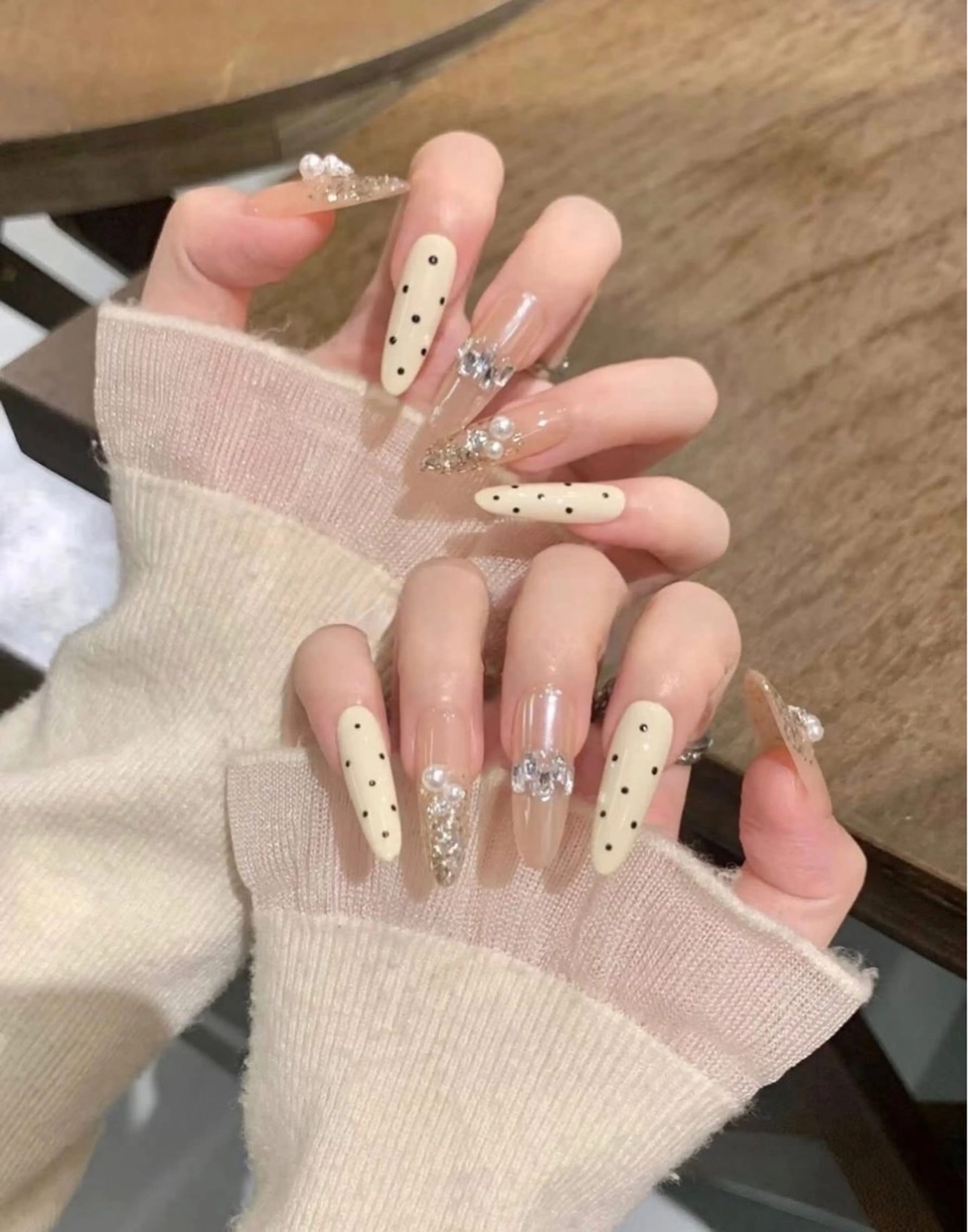 ネイル ハンドネイル Ribbonnail staffのネイルデザイン