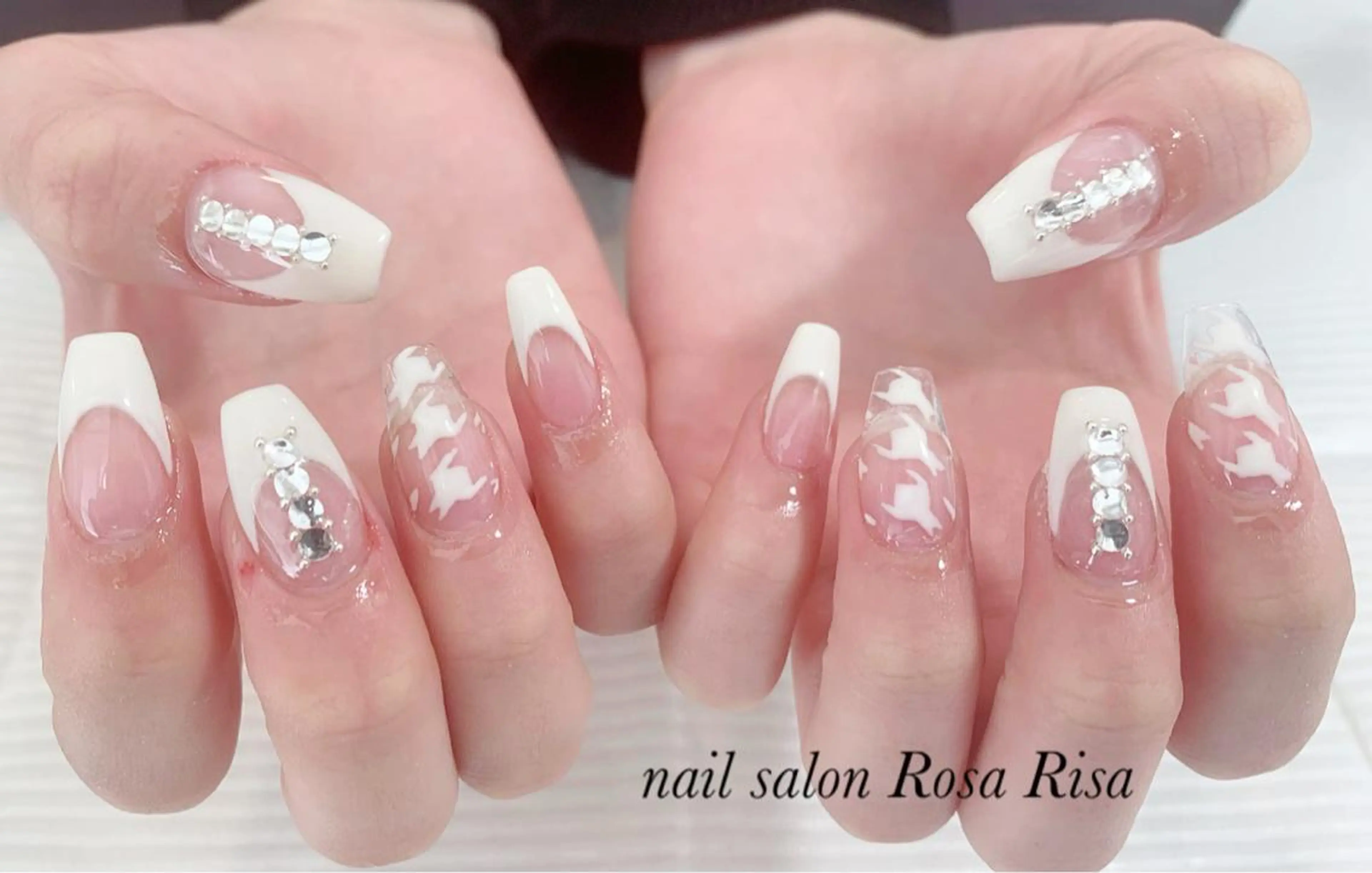 セミロング ネイル クリアネイル ネイルスタジオ シェイクユアハンズのネイルデザイン