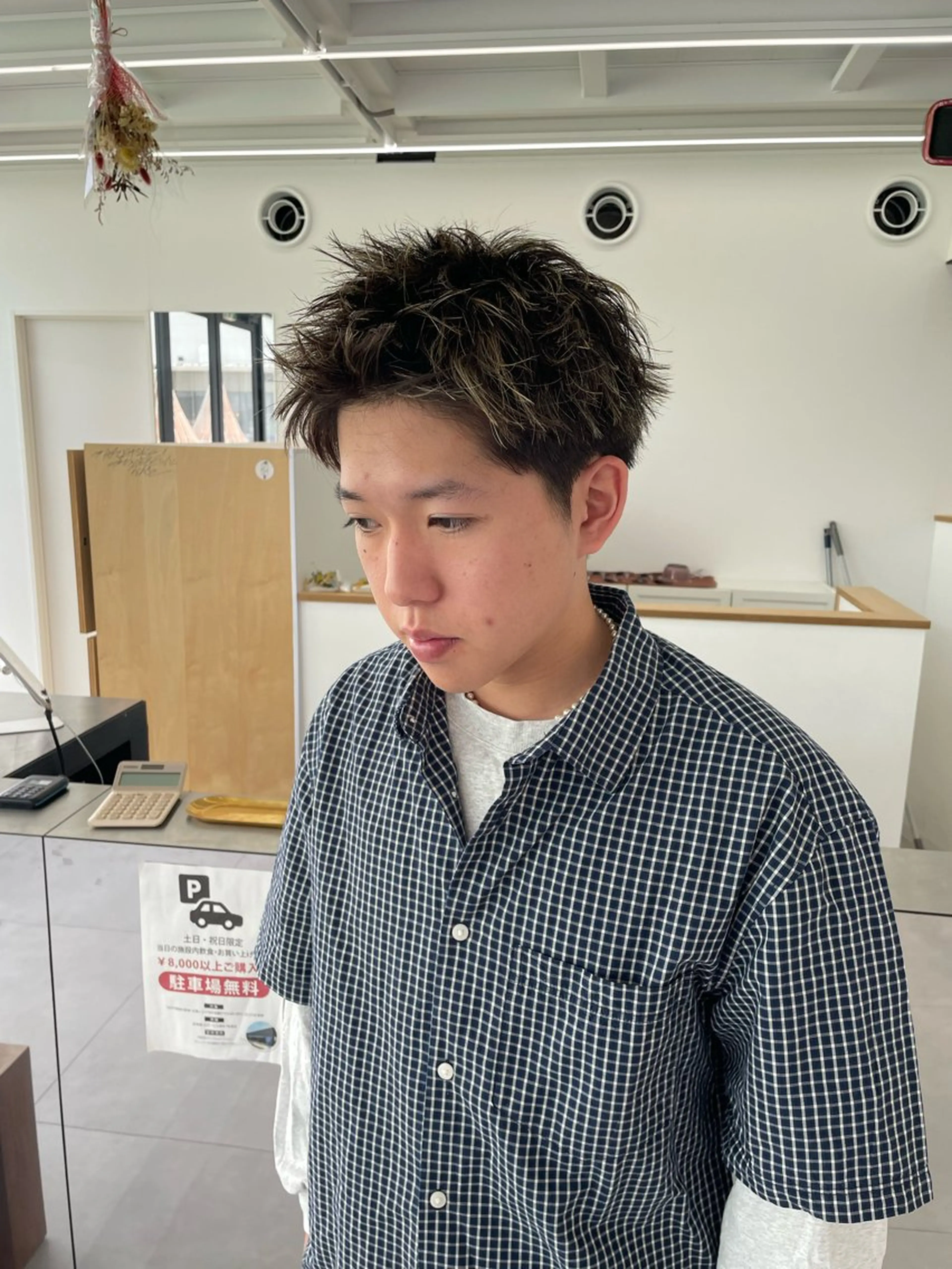 カラー メンズ メンズメッシュ メッシュ カット ヘアカラー 慎太朗/パーマ/ボブ /センターパートのヘアスタイル