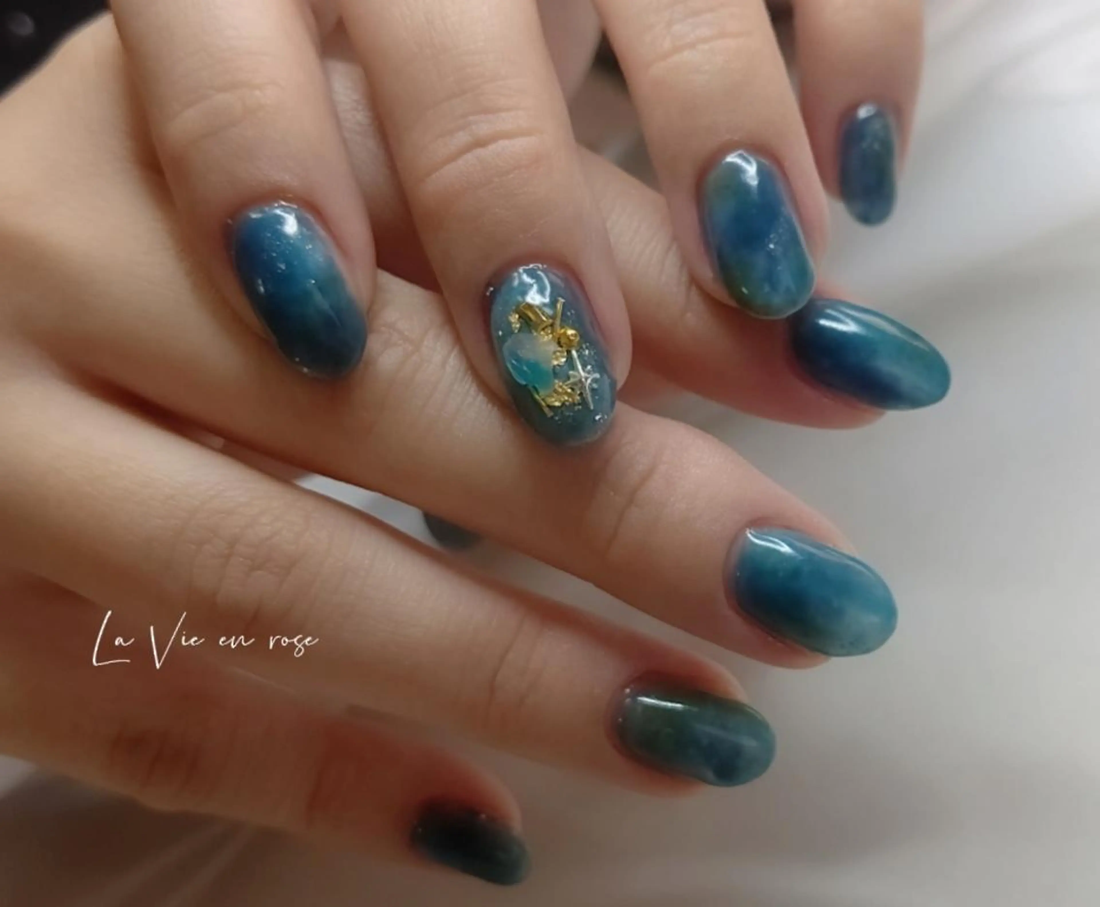 ネイル 韓国ネイル ラヴィアン ローズのネイルデザイン