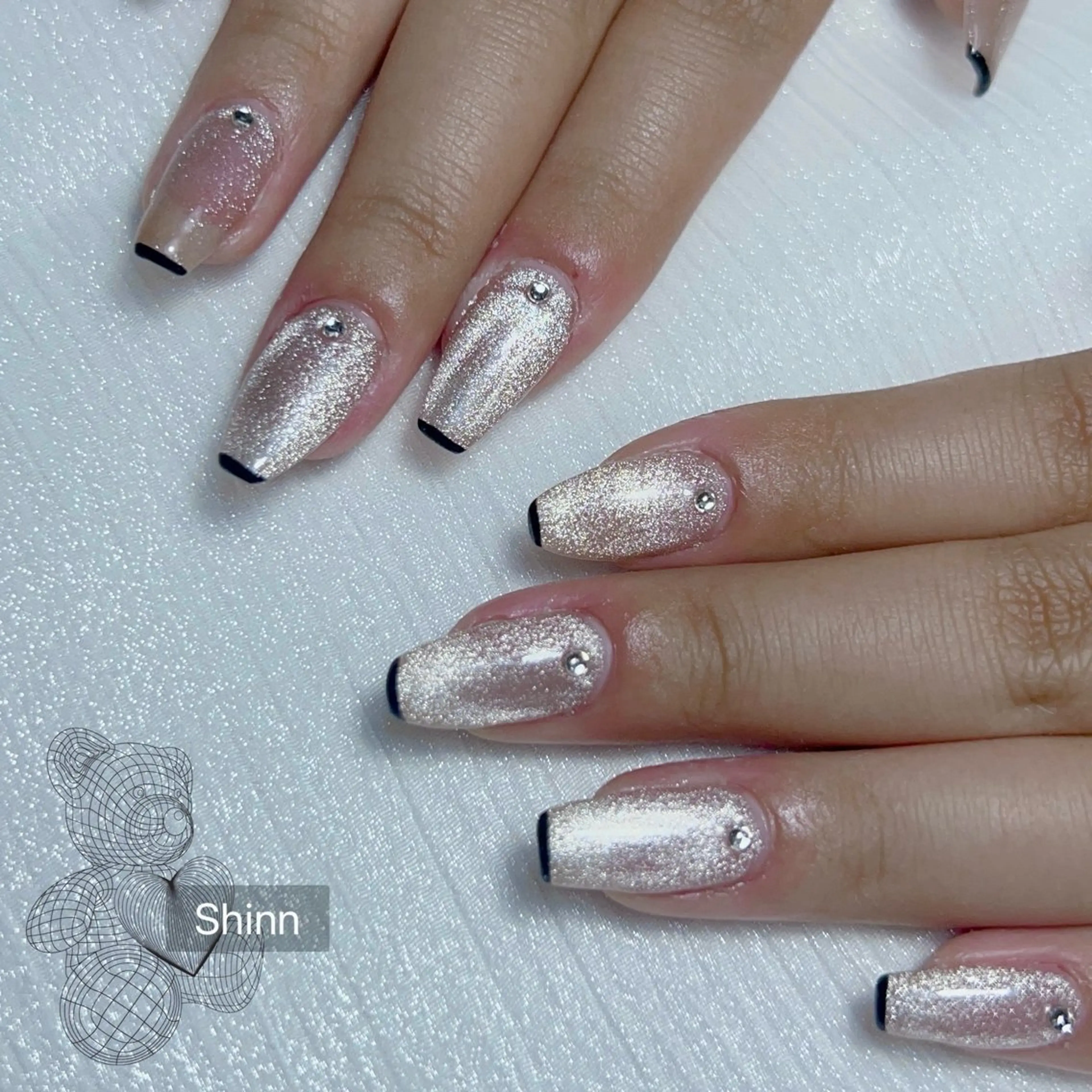ネイル フレンチネイル キラキラネイル Shinn所属・shinn / Aira⛓️のネイルデザイン