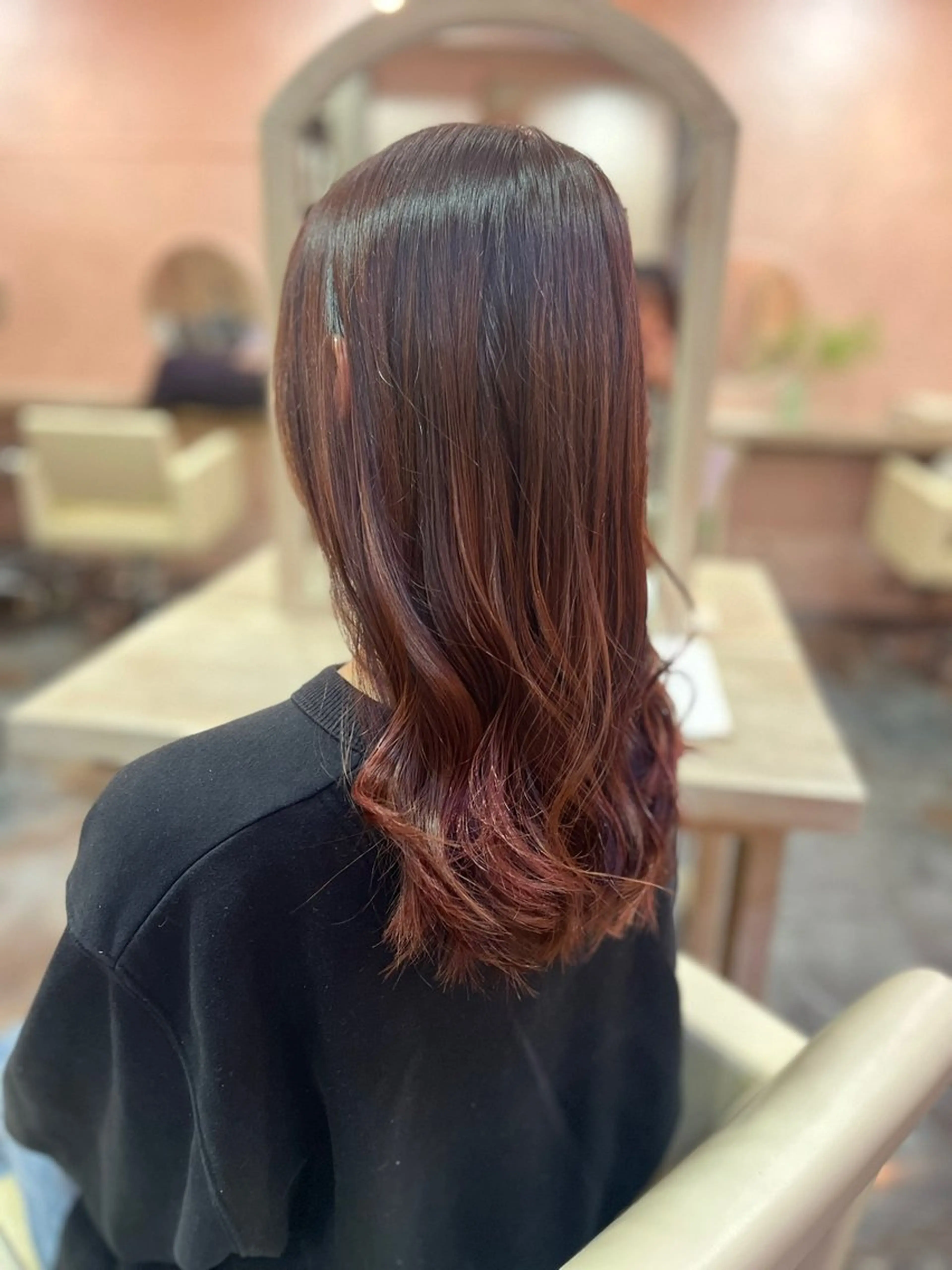 ロング カラー ブリーチ ブラウンカラー グラデーションカラー little下長店所属・宮古 有佳のヘアスタイル