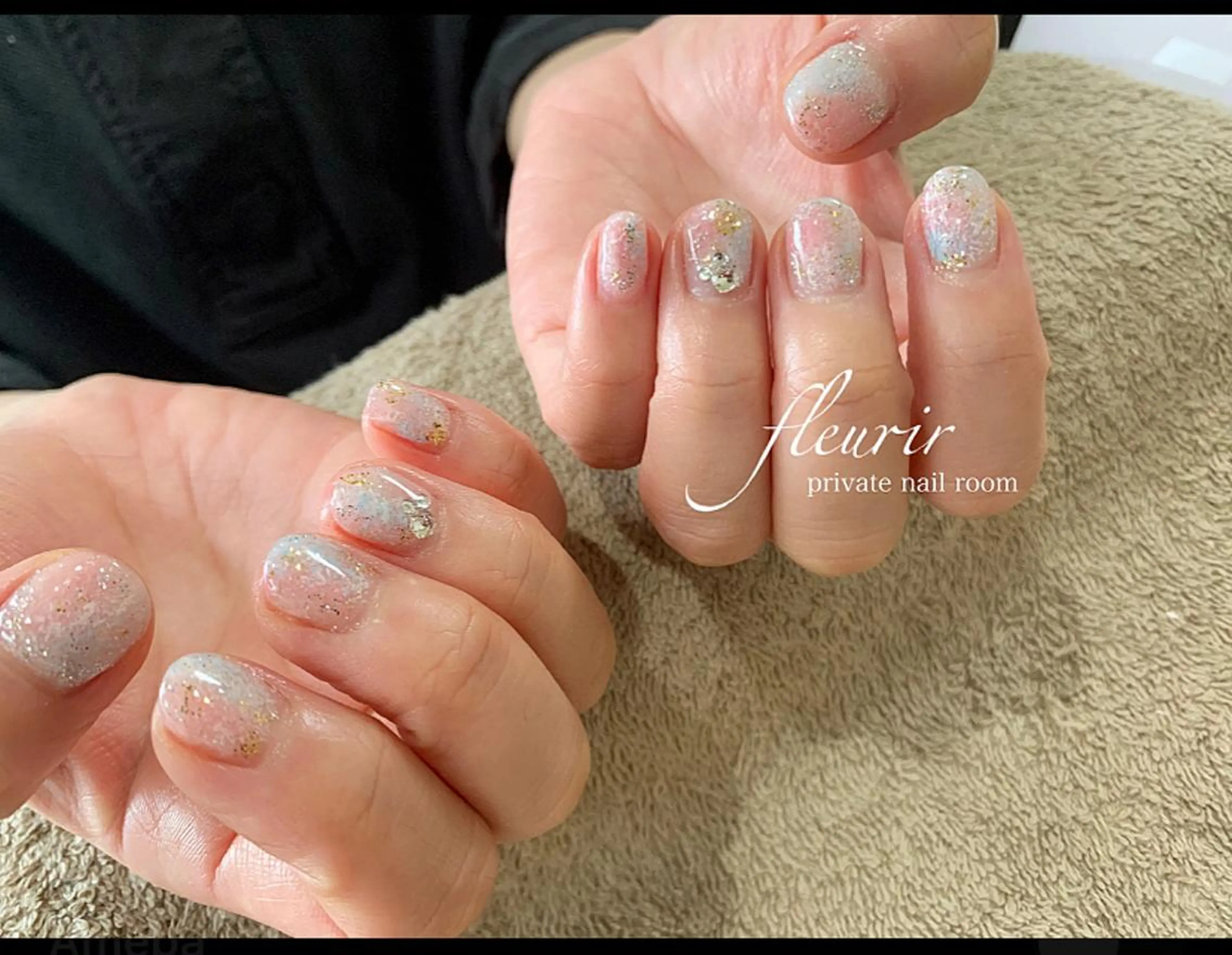 ネイル ゴールド ラメ(グリッター) 水色 ピンク シルバー フルリール 【プライベートサロンのネイルデザイン