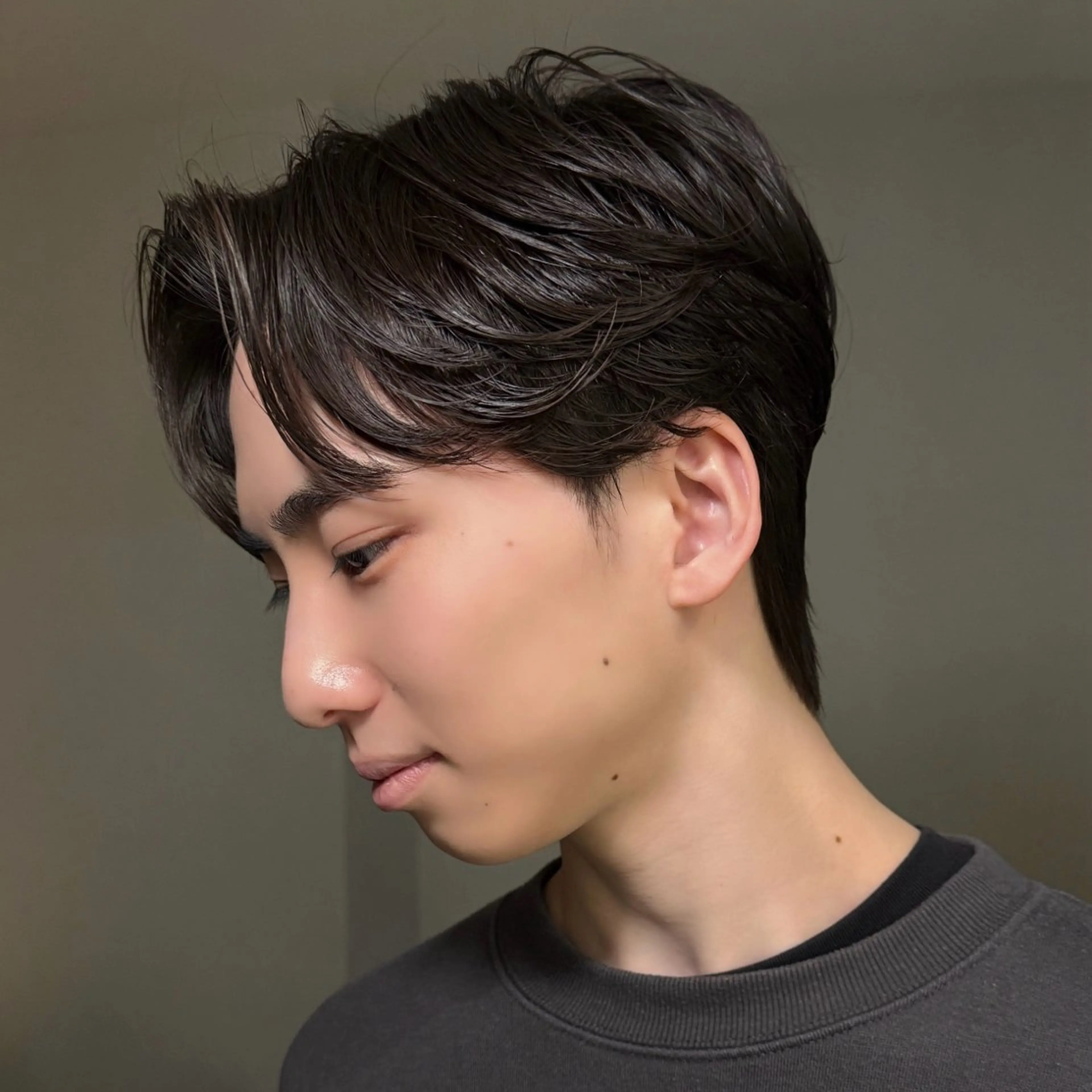 パーマ メンズ センターパート ダウンパーマ フェザーパーマ メンズ韓国風 マッシュ カット パーマ GO TODAY シェアサロン原宿 Verno所属・センターパート特化/ メンズカット/ヒロキのヘアスタイル