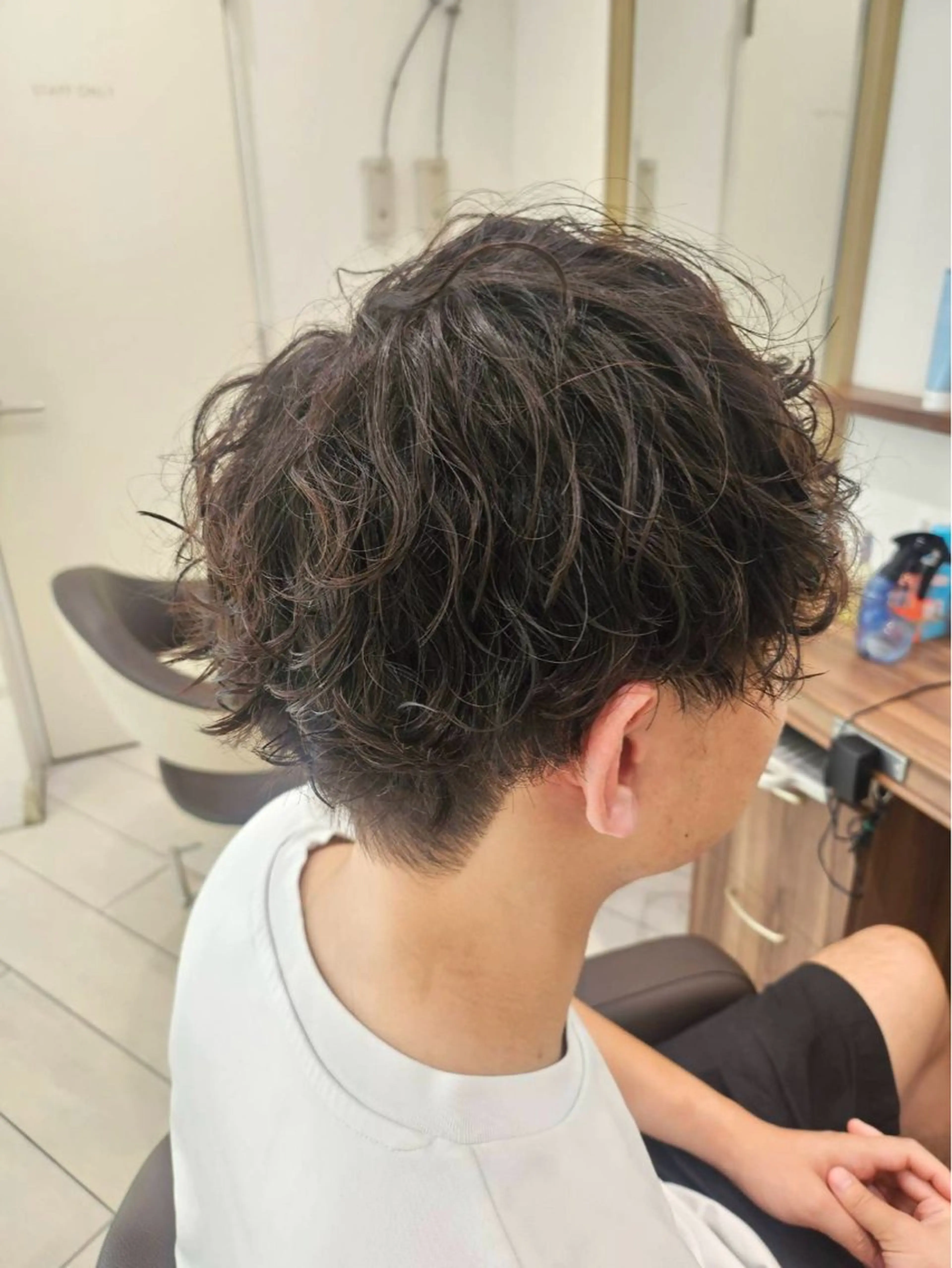 パーマ メンズ カット パーマ トリートメント 根本 弥英のヘアスタイル