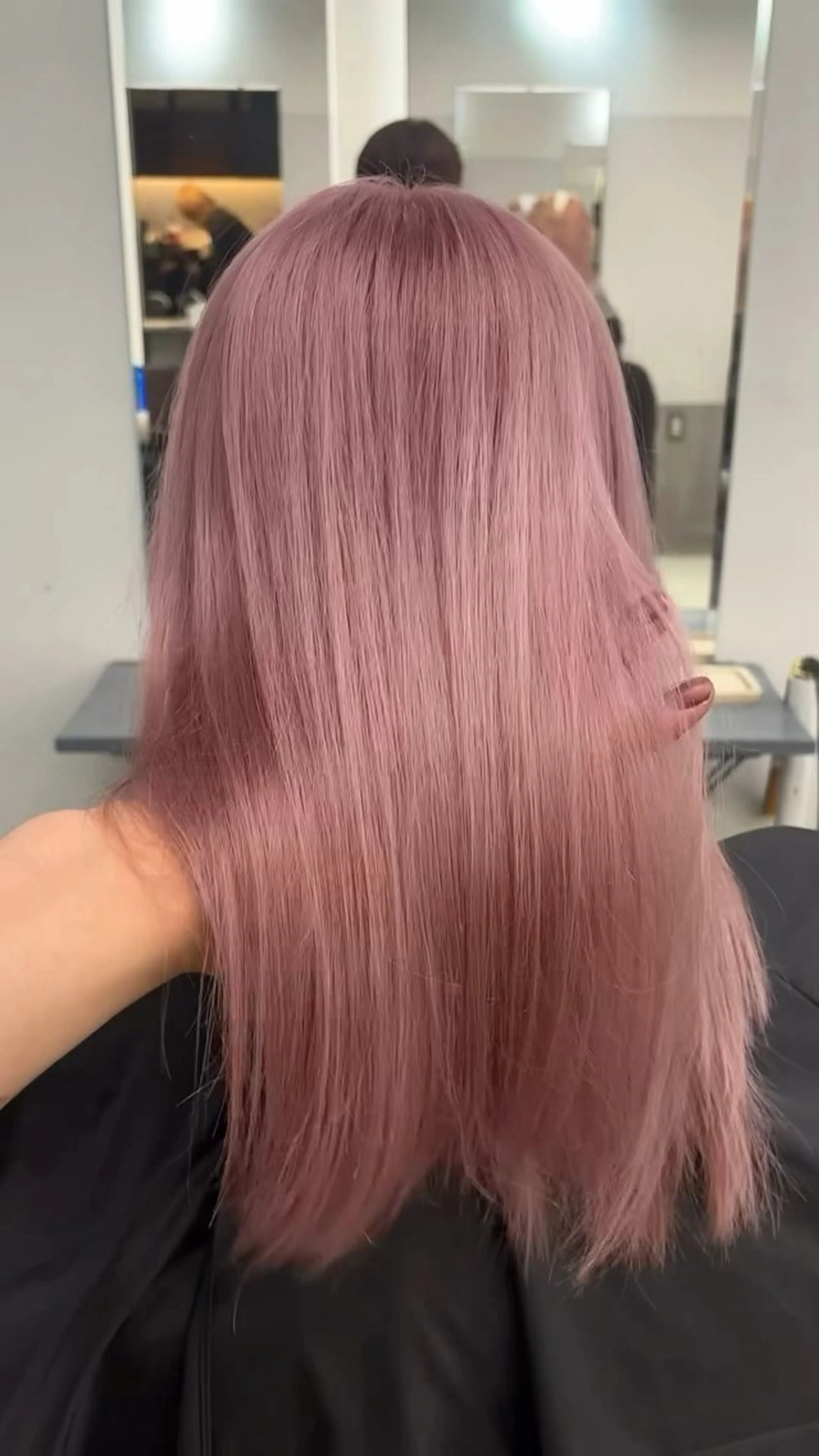 ロング ヘアカラー トリートメント 韓国ヘア/ブリーチ無 しWカラー/オリーブのヘアスタイル