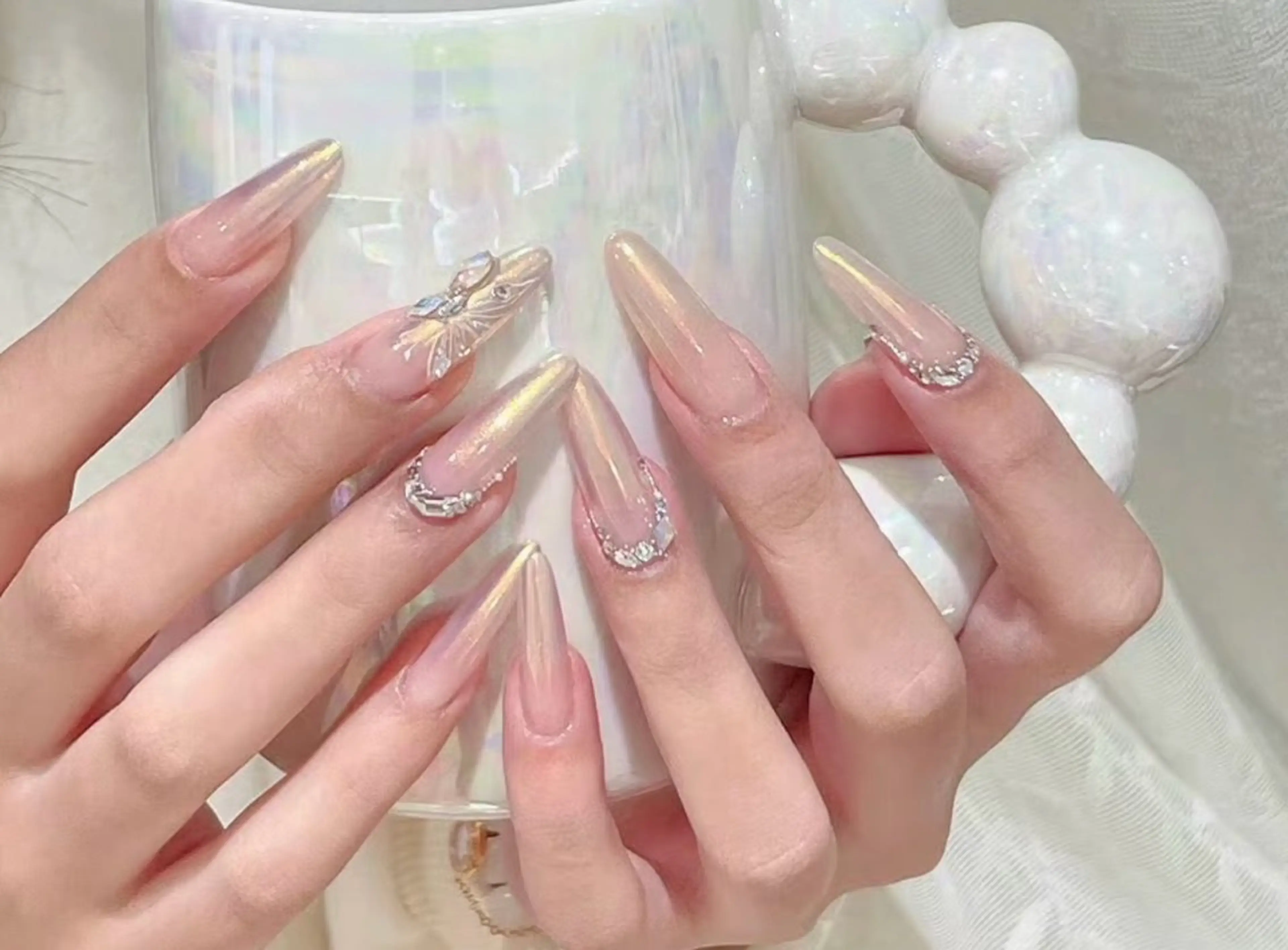 ネイル フレンチネイル ジェルネイル ガラスフレンチ グラデーション ラメ(グリッター) ハンドネイル ネイルサロン Jasmine 池袋東口所属・YU RIのネイルデザイン