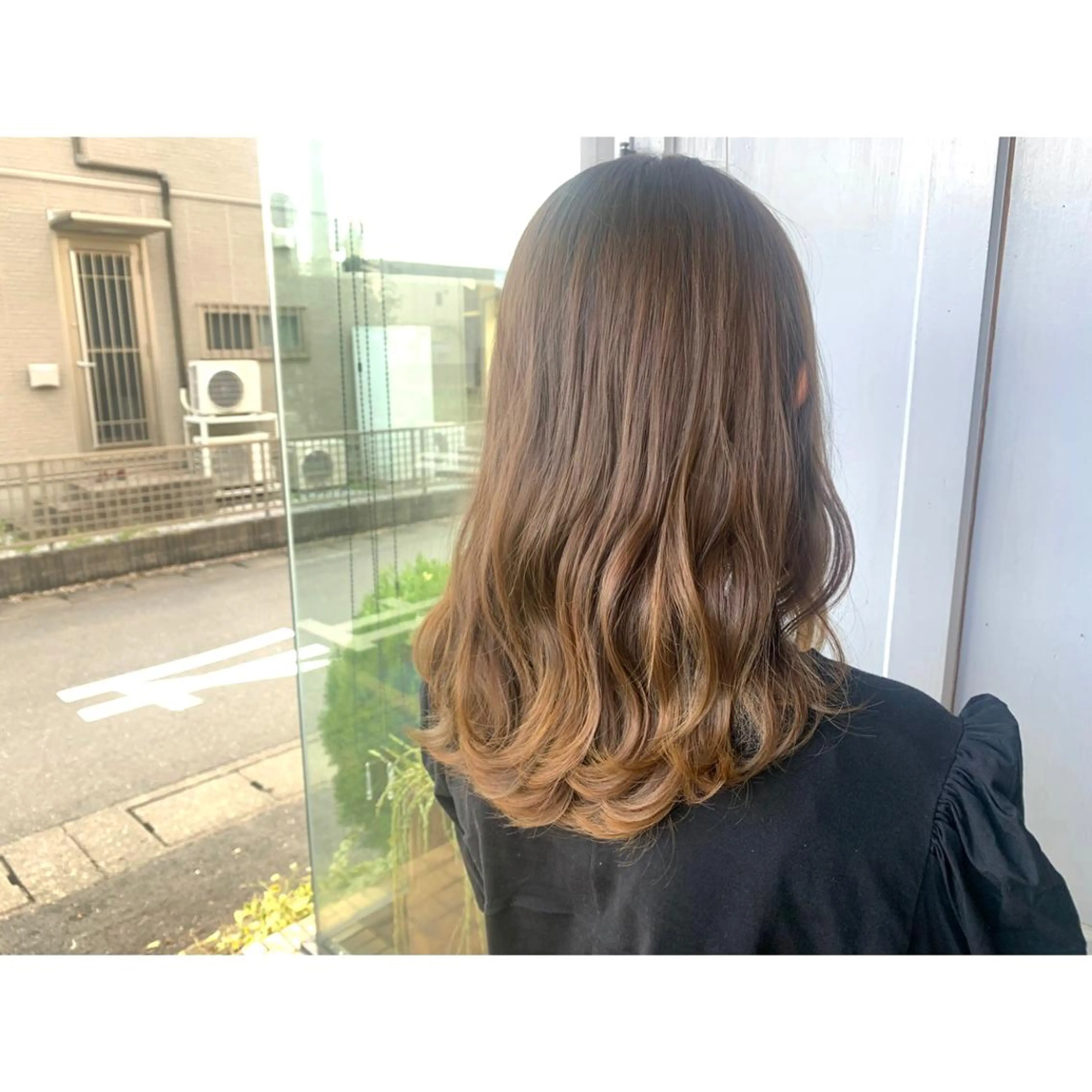 ロング カラー ヘアカラー トリートメント ツキダテ ユイのヘアスタイル