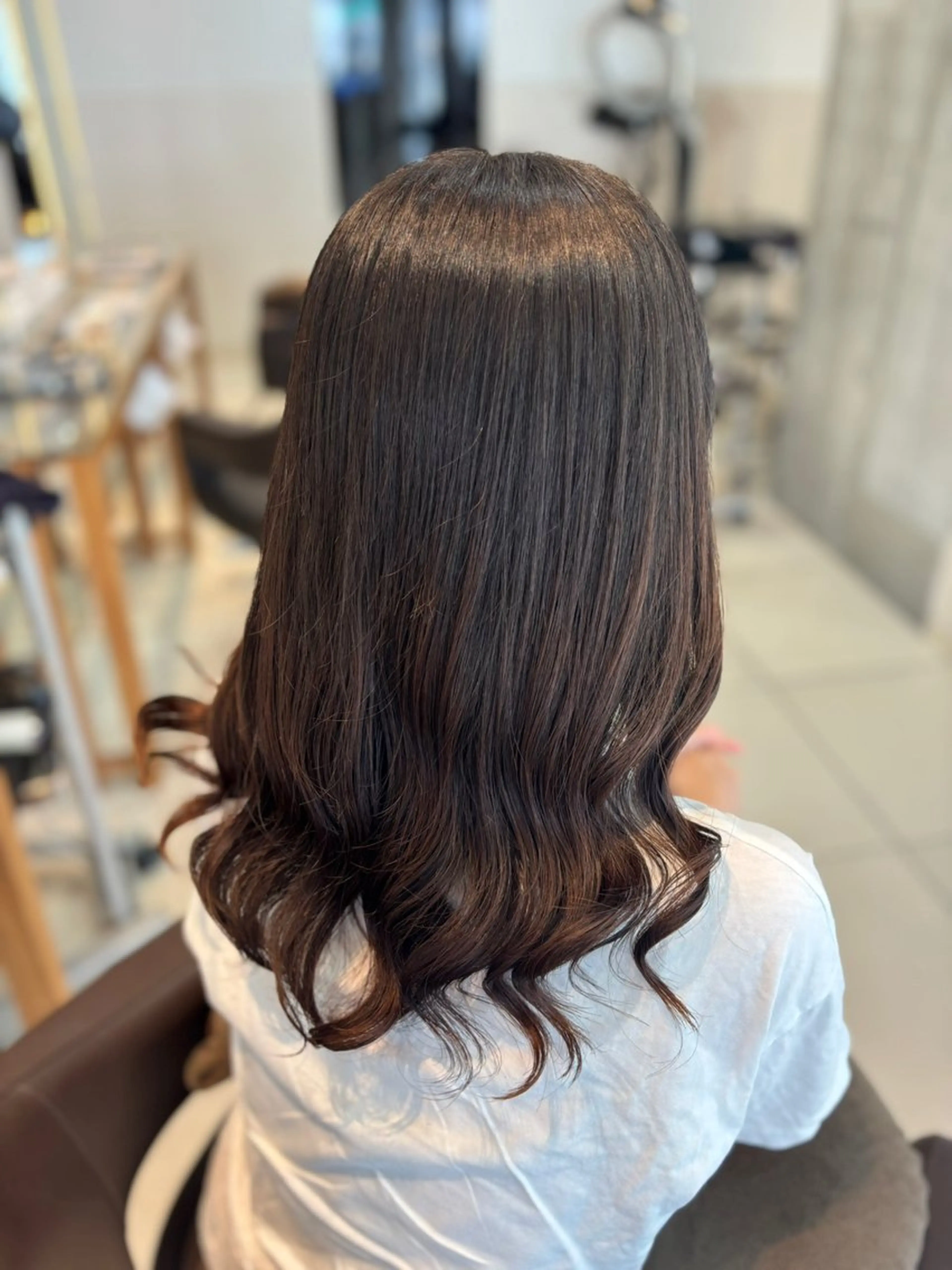 セミロング パーマ 🌈コテ巻き風パーマ LOHASせいな🌈のヘアスタイル