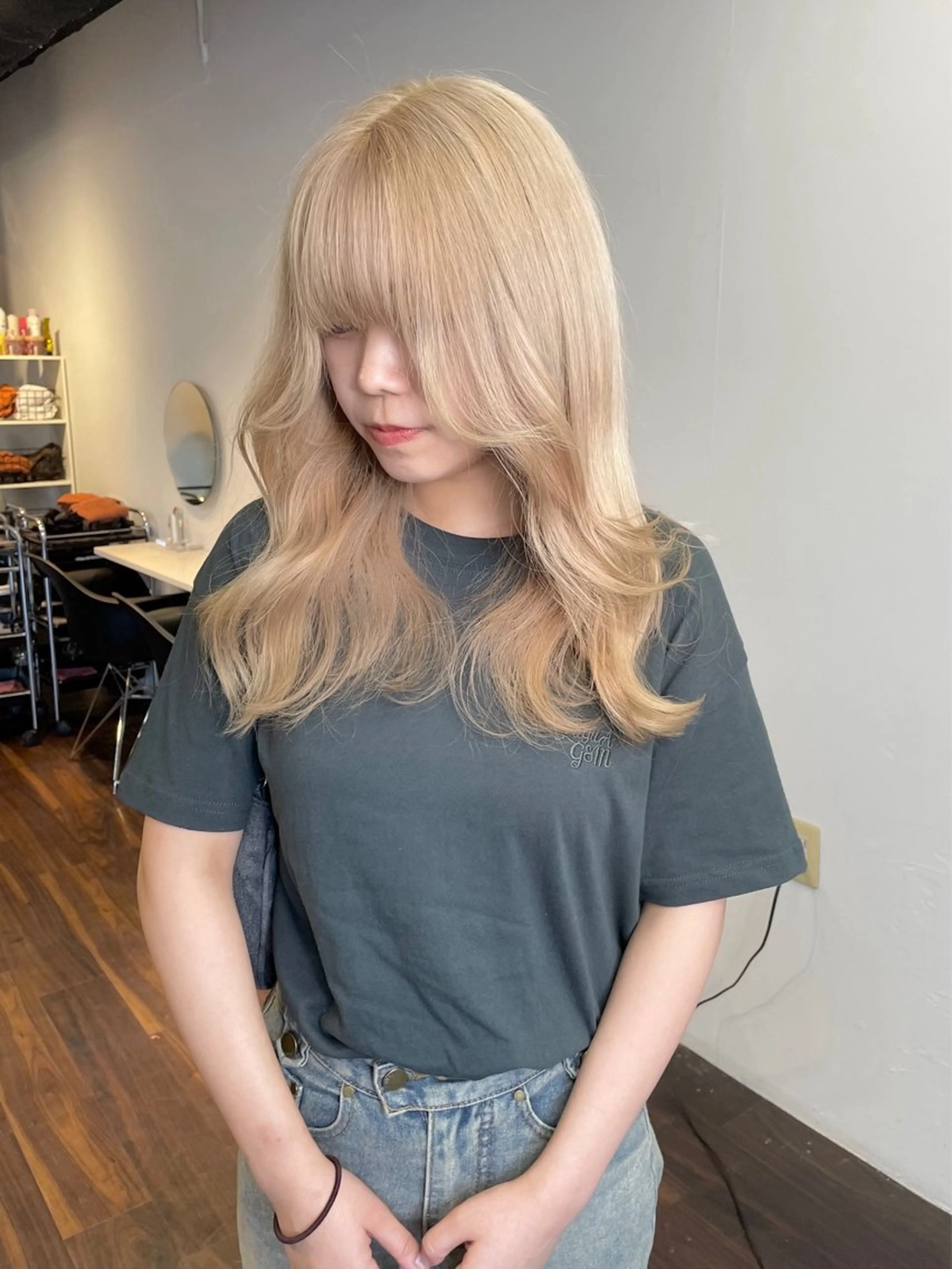 ロング カラー ヘアアレンジ ベージュカラー ブリーチ ブロンド ブロンドベージュ ダブルカラー maoブリーチ無し 似合わせカラーのヘアスタイル