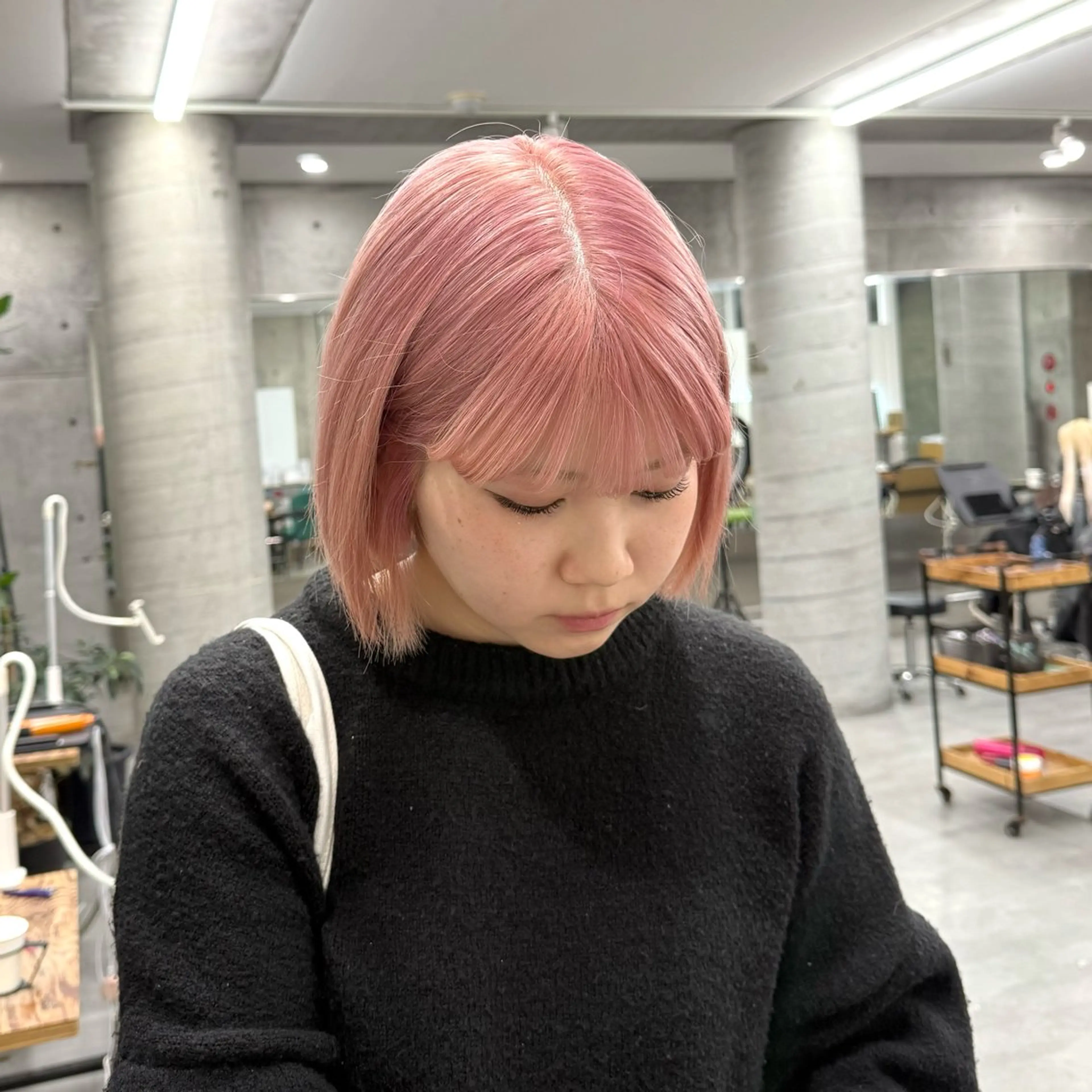 ショート カラー ヘアカラー Welring hair salon所属・Runa/大人 かわいいハイトーンのヘアスタイル