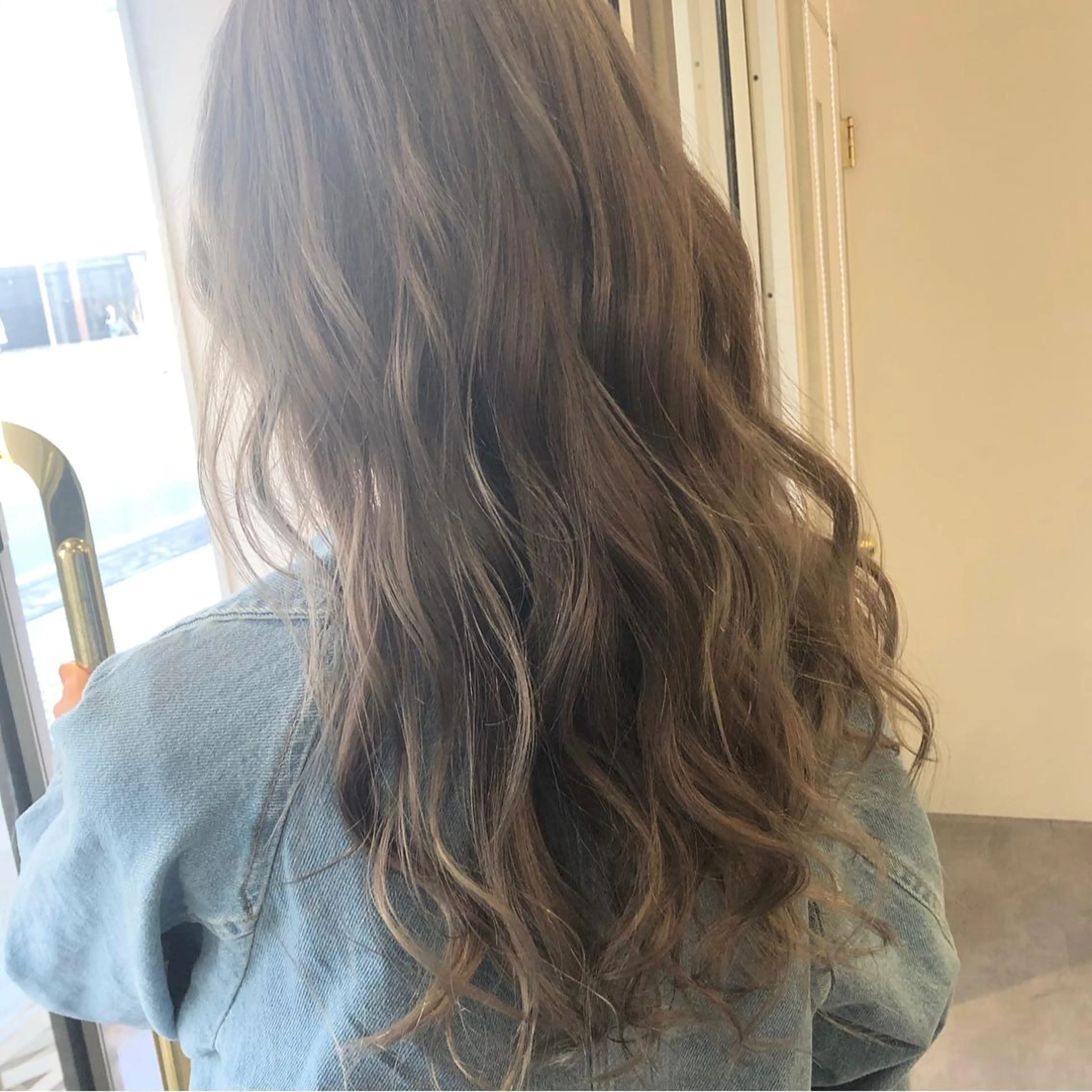 セミロング カラー ヘアアレンジ シールエクステ バレイヤージュ デザインカラー ハイライトカラー エクステ アンドウ ユウ/ レイヤーカット/韓国のヘアスタイル