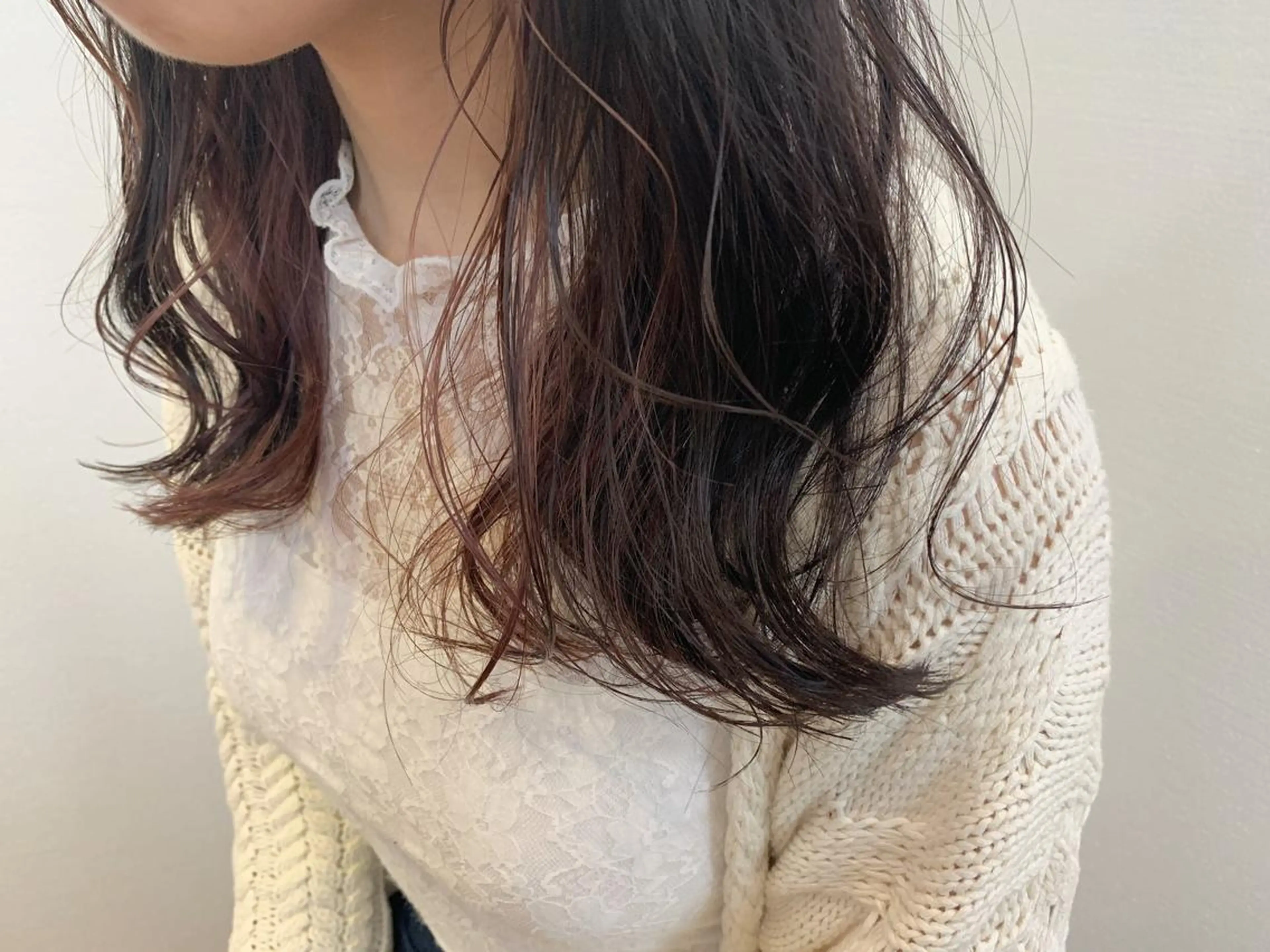 ロング カラー ブリーチ インナーカラー ヘアカラー トリートメント 【Uneユヌ】菊地 春那のヘアスタイル