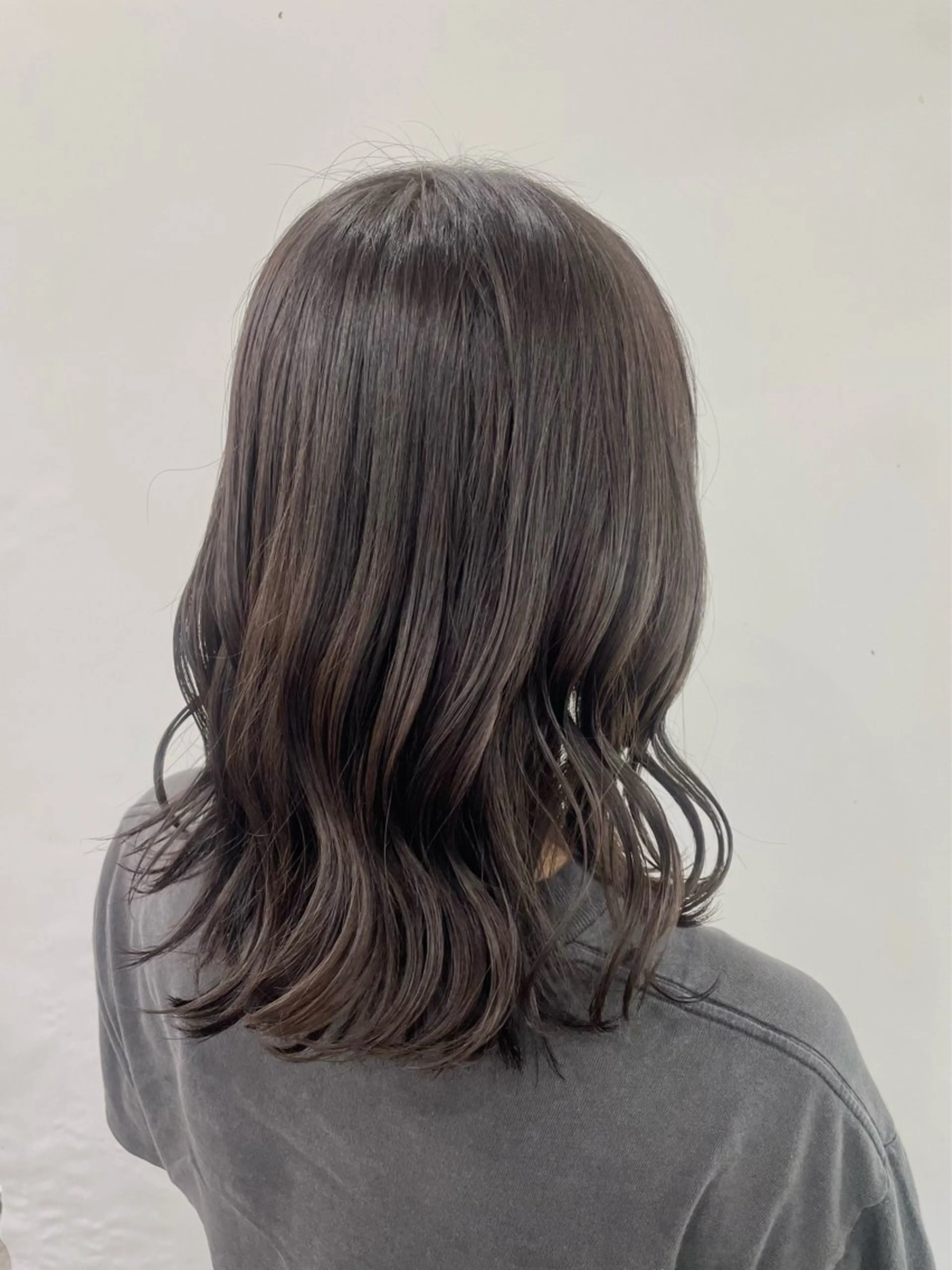 【❄️カット+寒色カラー❄️】カット✂️➕カラー🎨➕ケアシャンプー🫧➕トリートメント🌈の写真