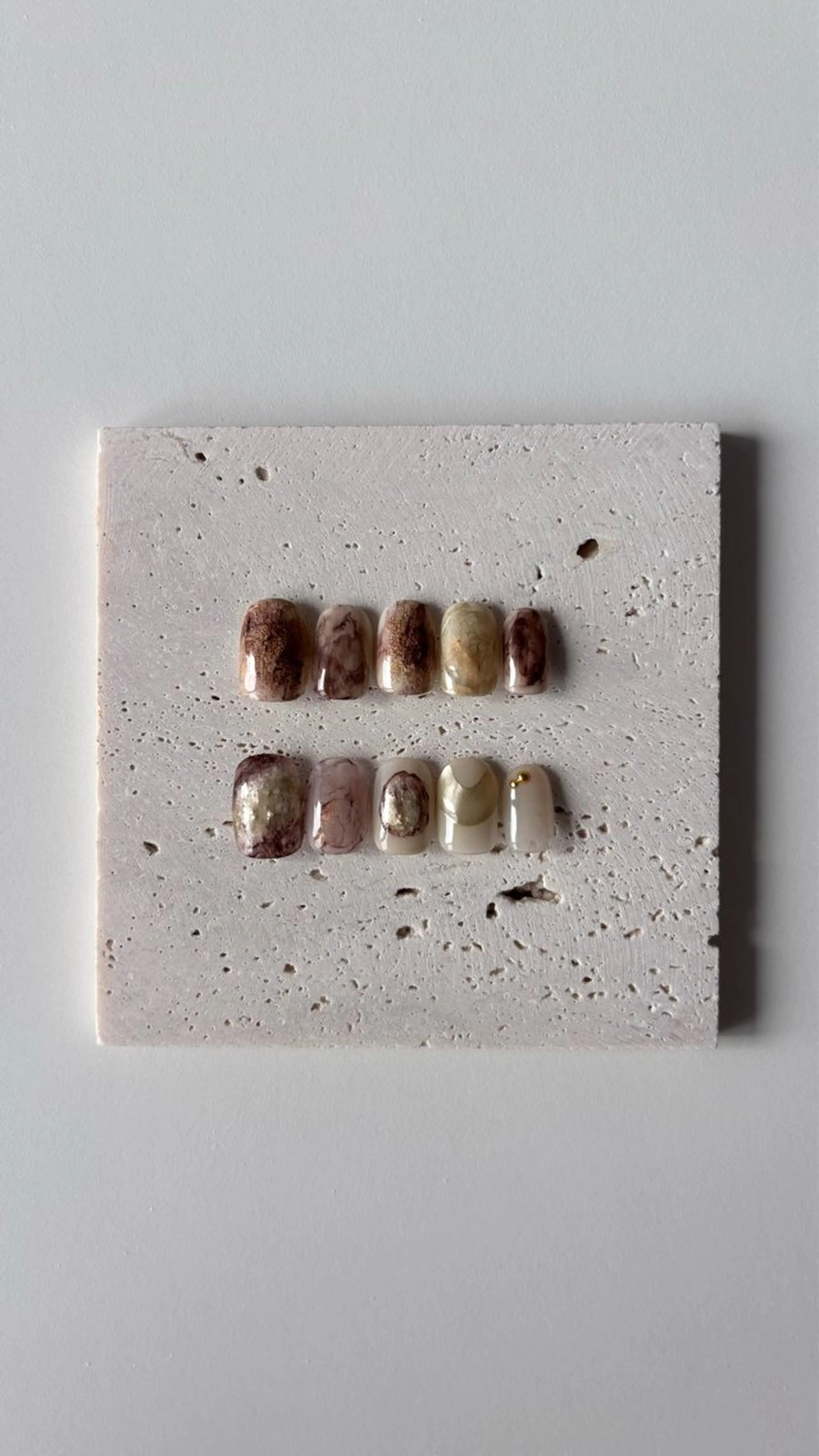 ネイル ブラウン ニュアンスネイル ハンドネイル iconail 下北沢 NONのネイルデザイン