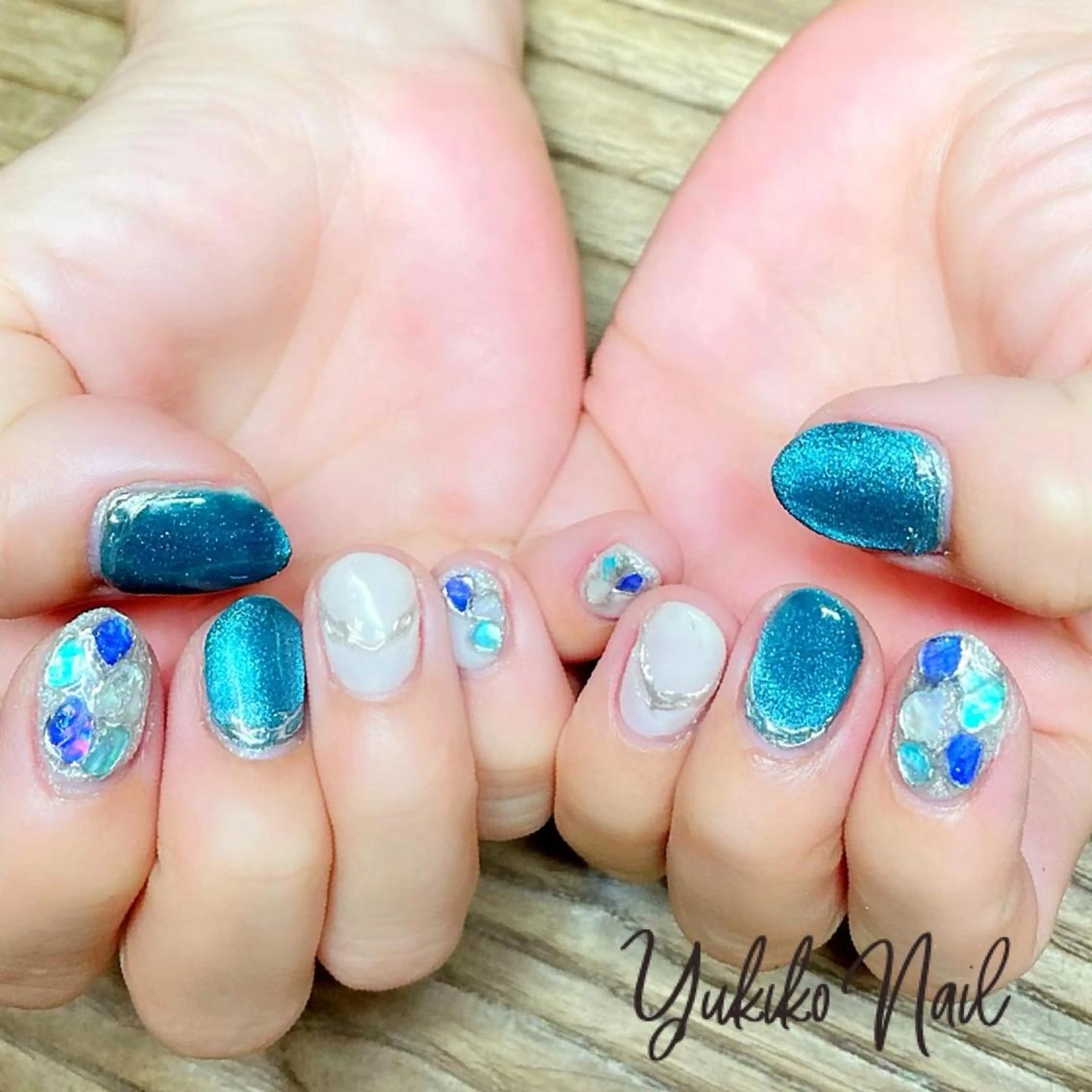 ネイル マグネットネイル ミラーネイル 持ち込み 夏ネイル ハンドネイル ユキコ ネイルのネイルデザイン