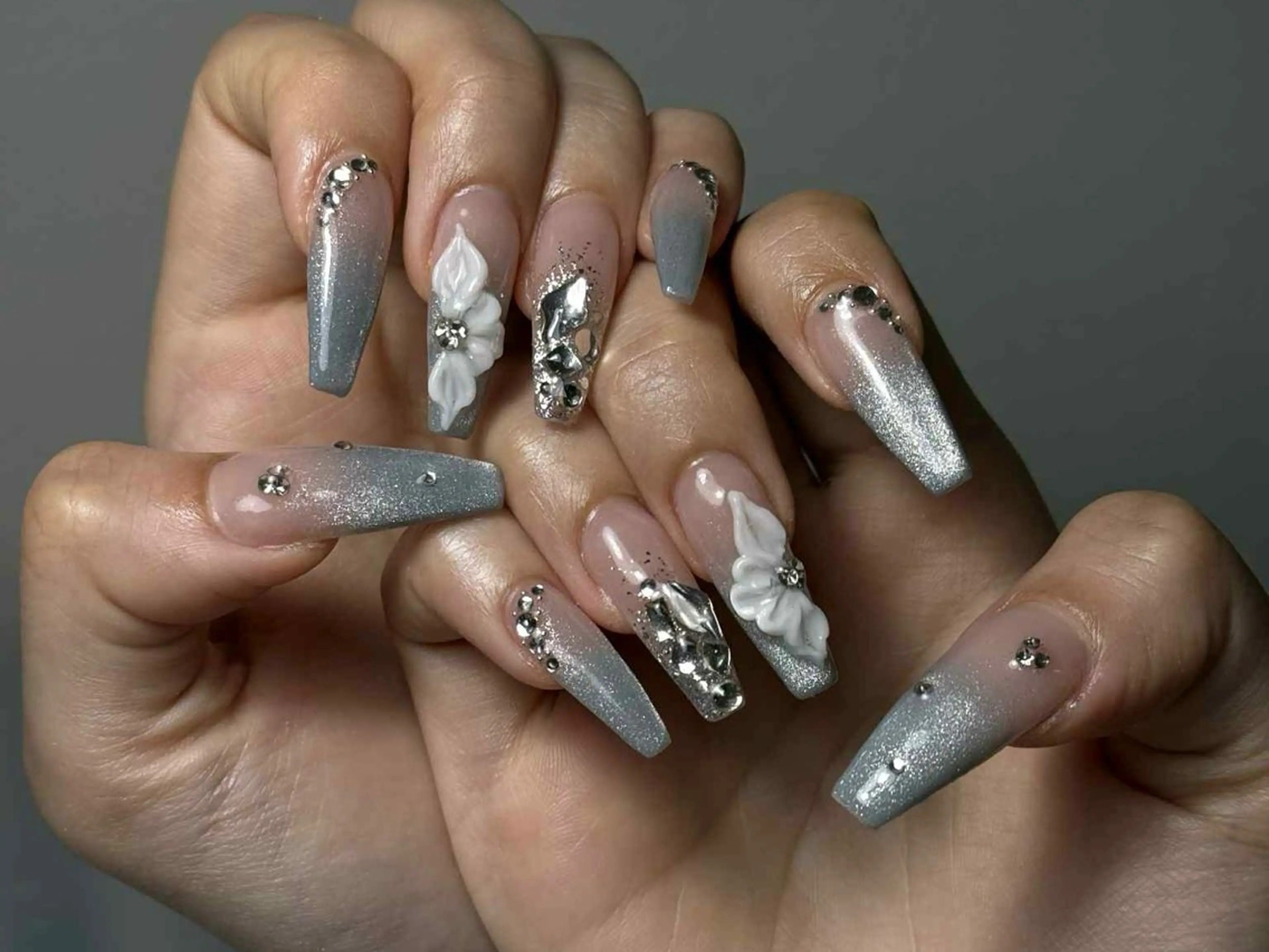 ネイル アートネイル フレンチネイル ジェルネイル グラデーション 韓国ネイル ハンドネイル 💕鈴木ユリ パラジェル/オフ無料のネイルデザイン