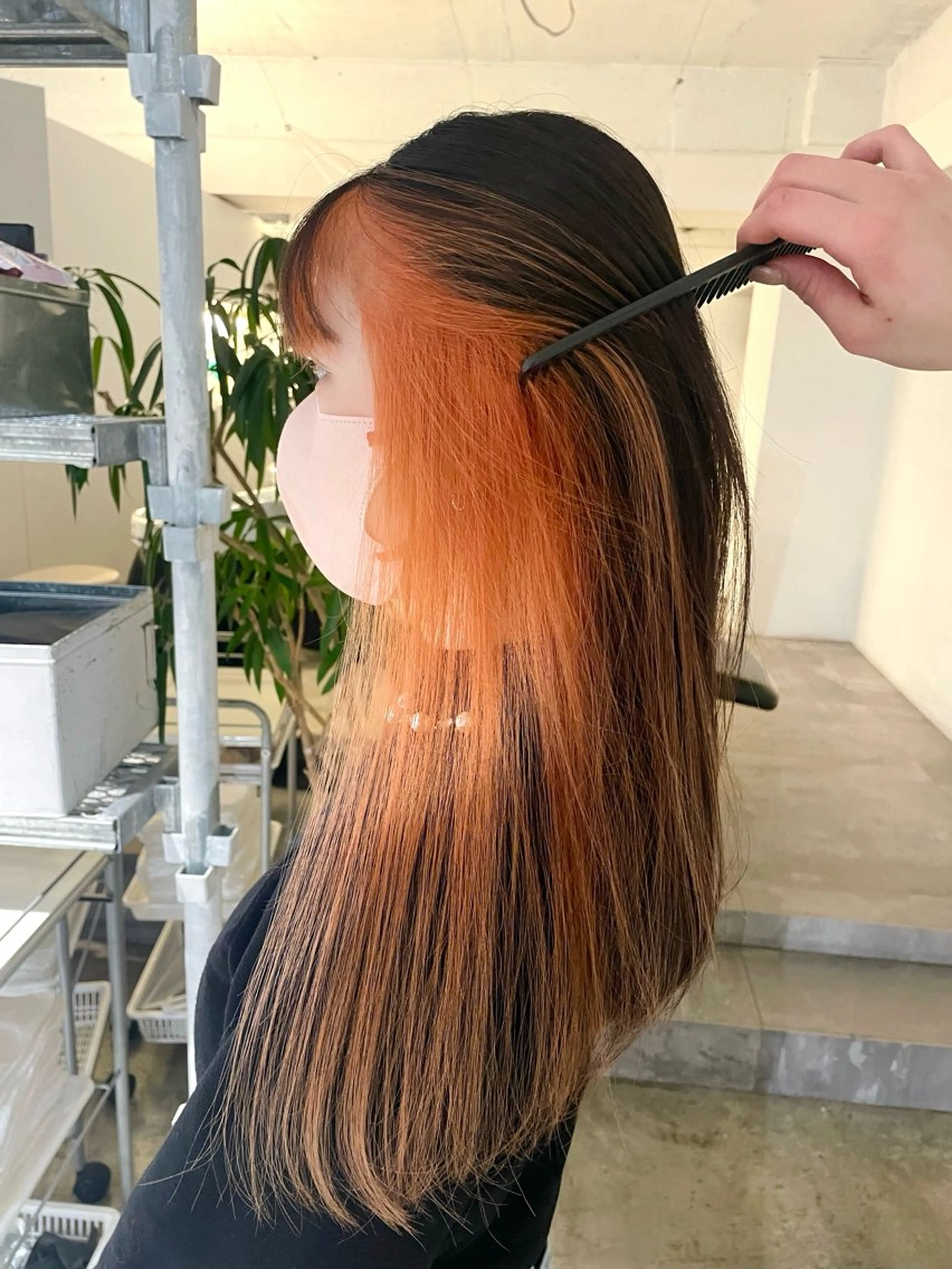 ロング カラー ブリーチ ケアブリーチ デザインカラー インナーカラー オレンジ ヘアカラー トリートメント 暖色カラー🍒 ケアブリーチ/akiのヘアスタイル