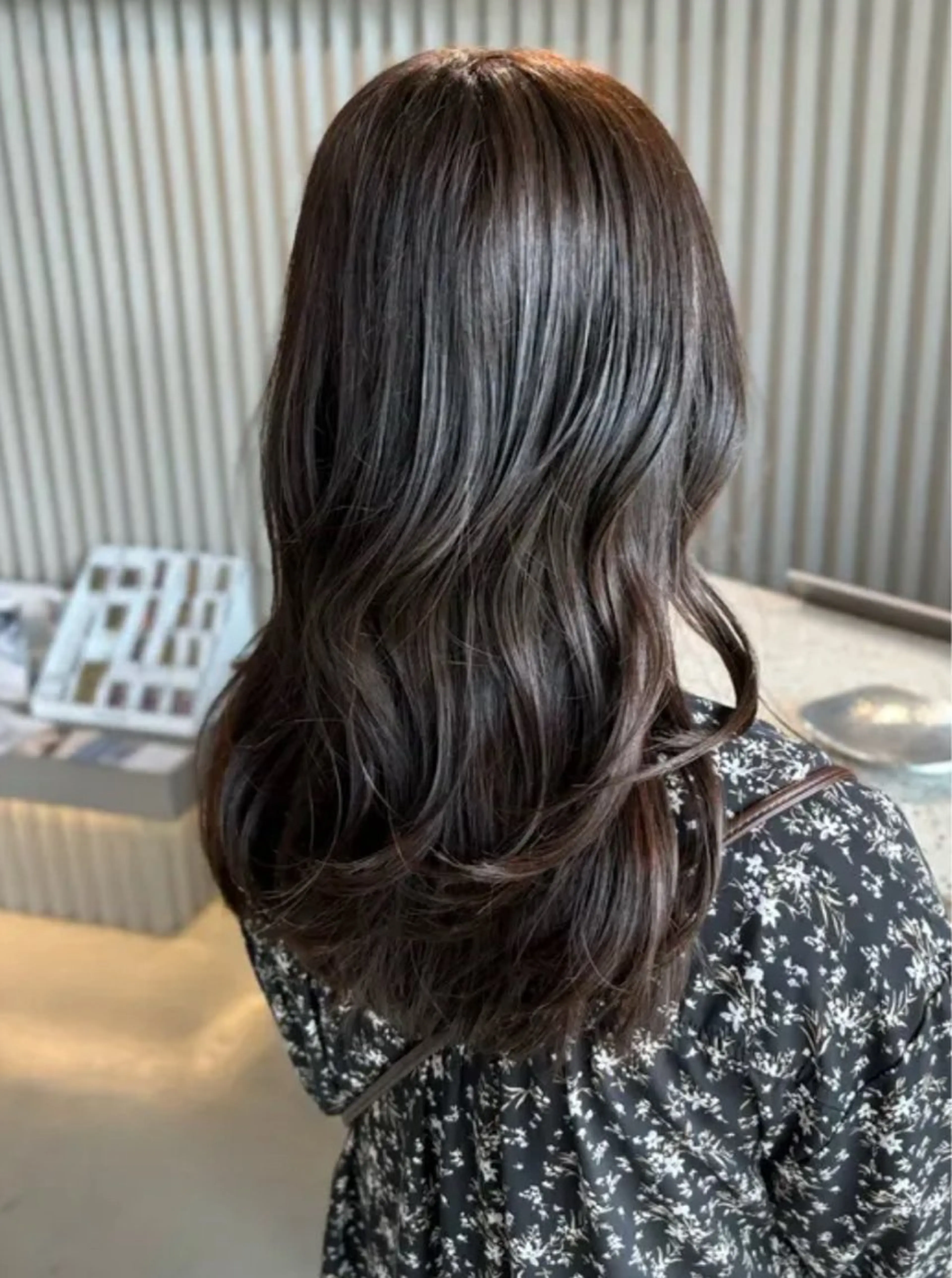 ロング カラー 甲斐 歩乃佳のヘアスタイル