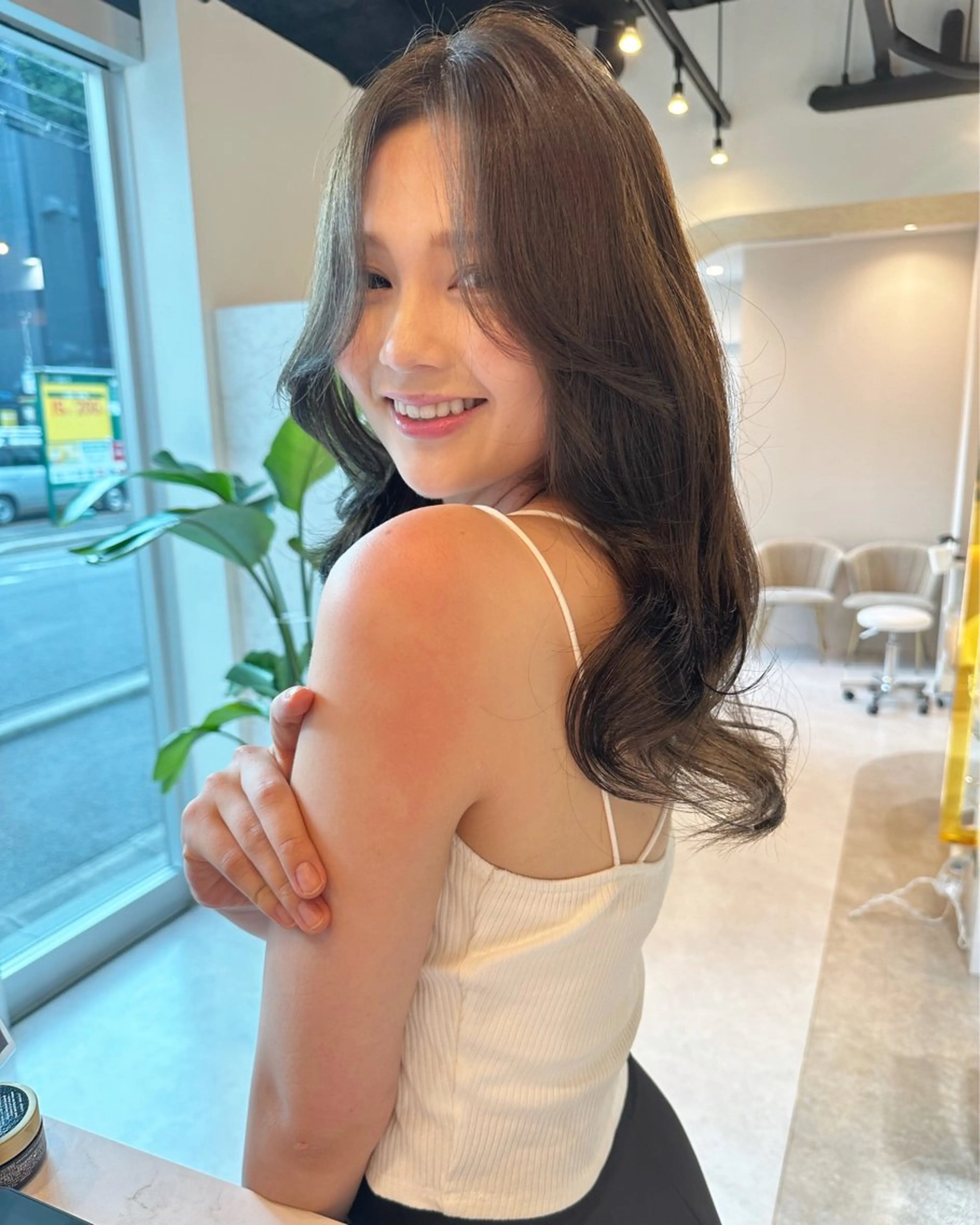 ロング カラー ヘアアレンジ カット ヘアカラー トリートメント Akane レイヤー/艶カラーのヘアスタイル