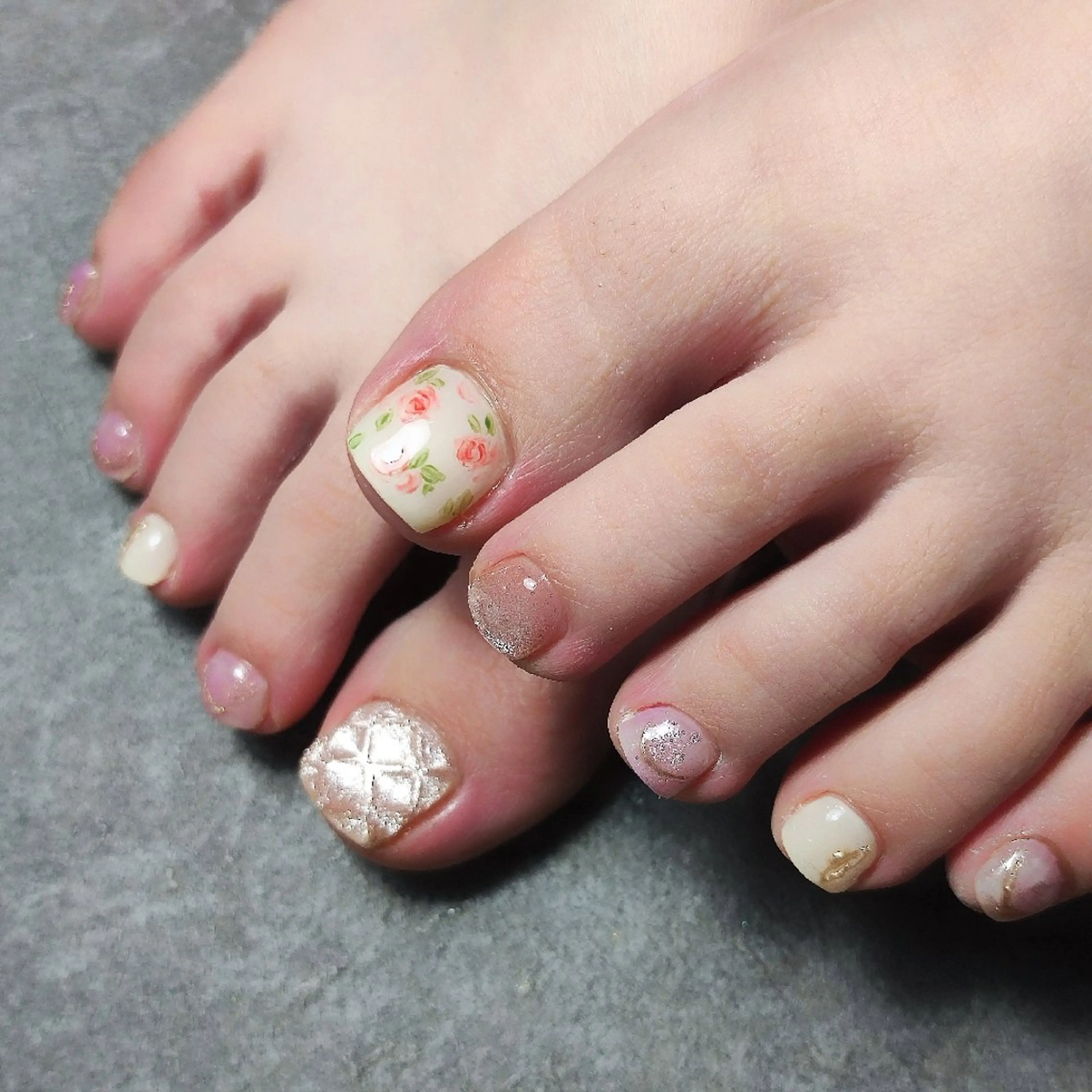 ネイル ミラーネイル 個人サロン saltnailのネイルデザイン