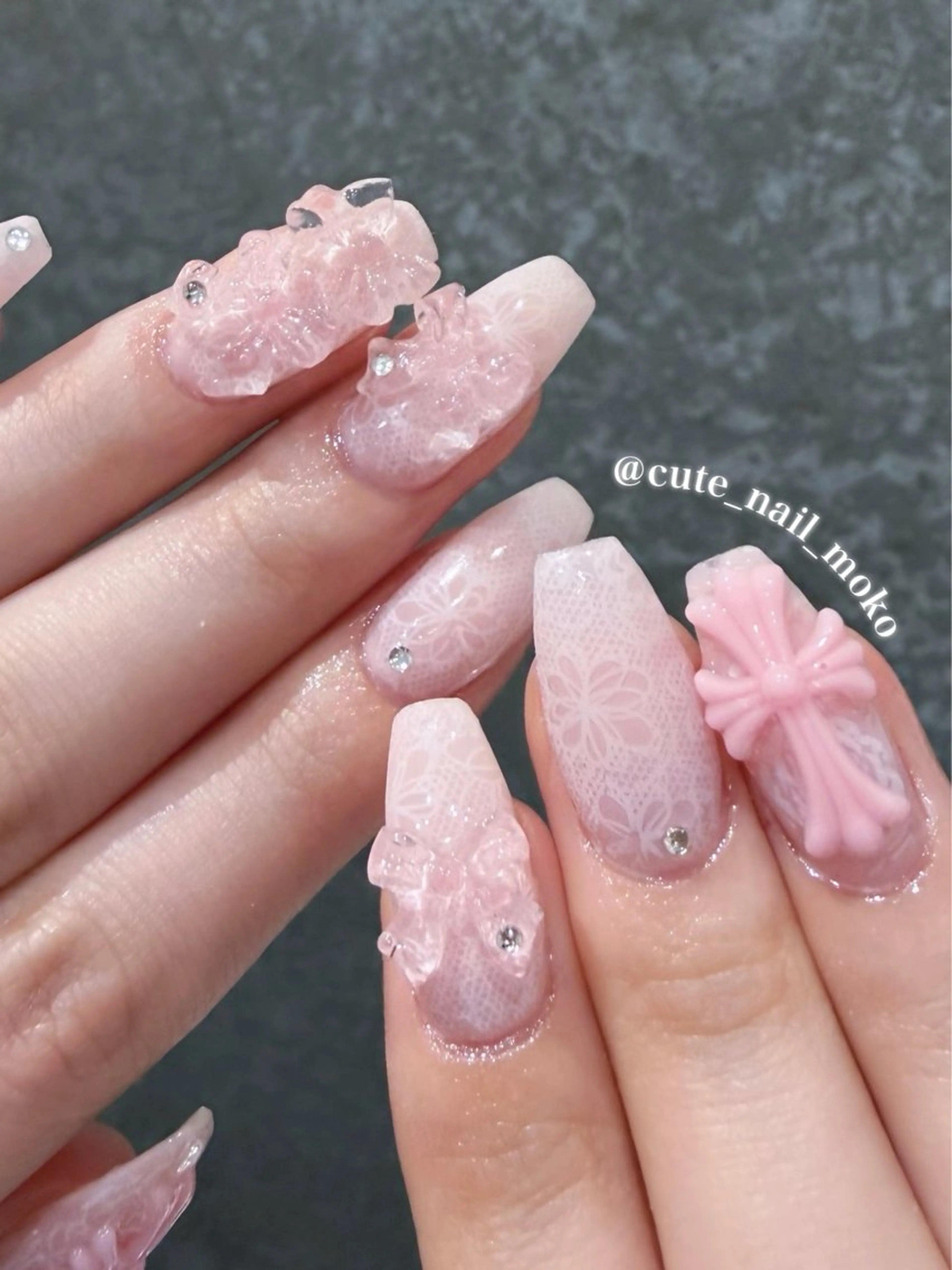 ネイル GO TODAY SHAiRE SALON原宿 Liber所属・️🫧もこ 艶感ネイル🫧のネイルデザイン