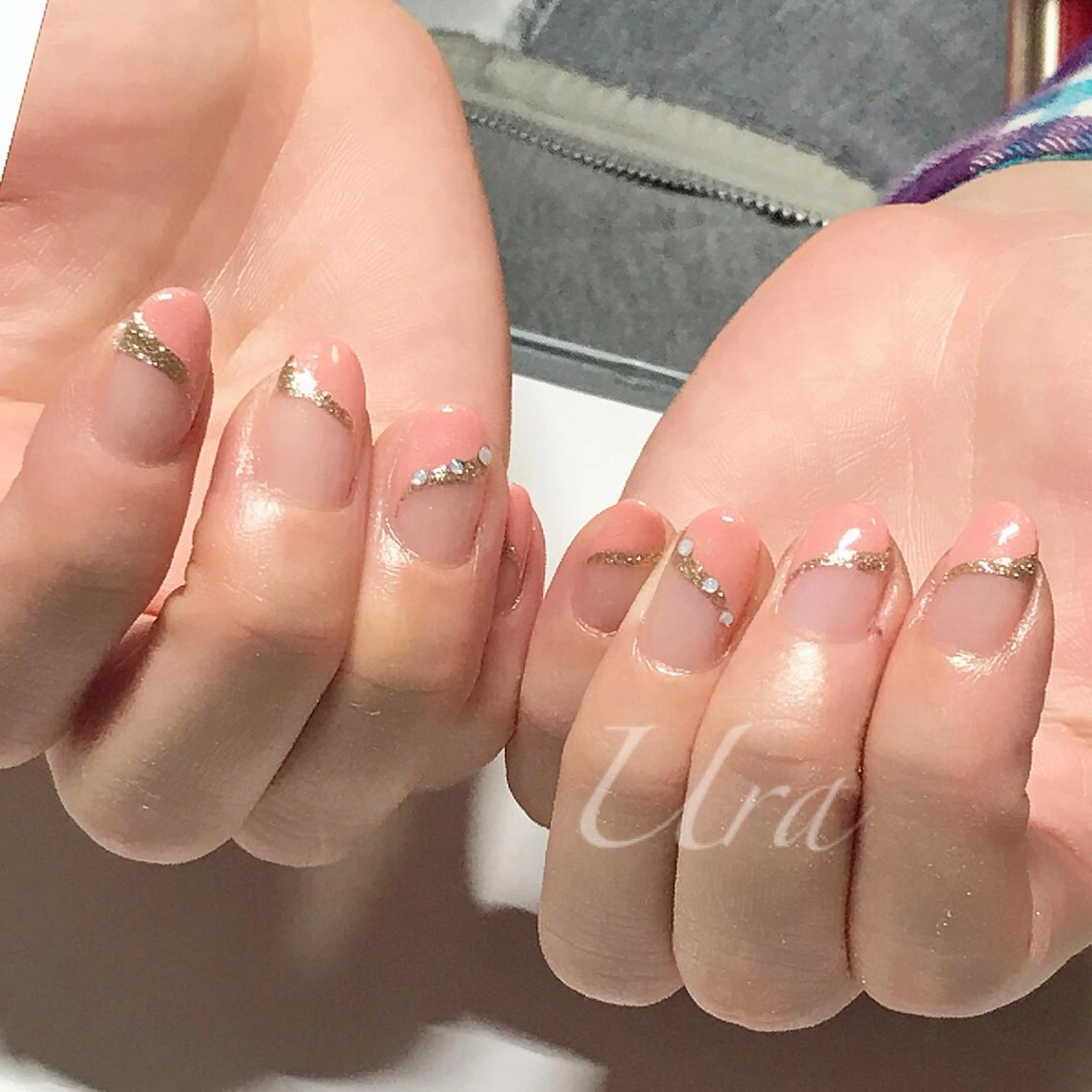 ネイル フレンチネイル ゴールド 斜めフレンチ UrakoNail 《nail》のネイルデザイン