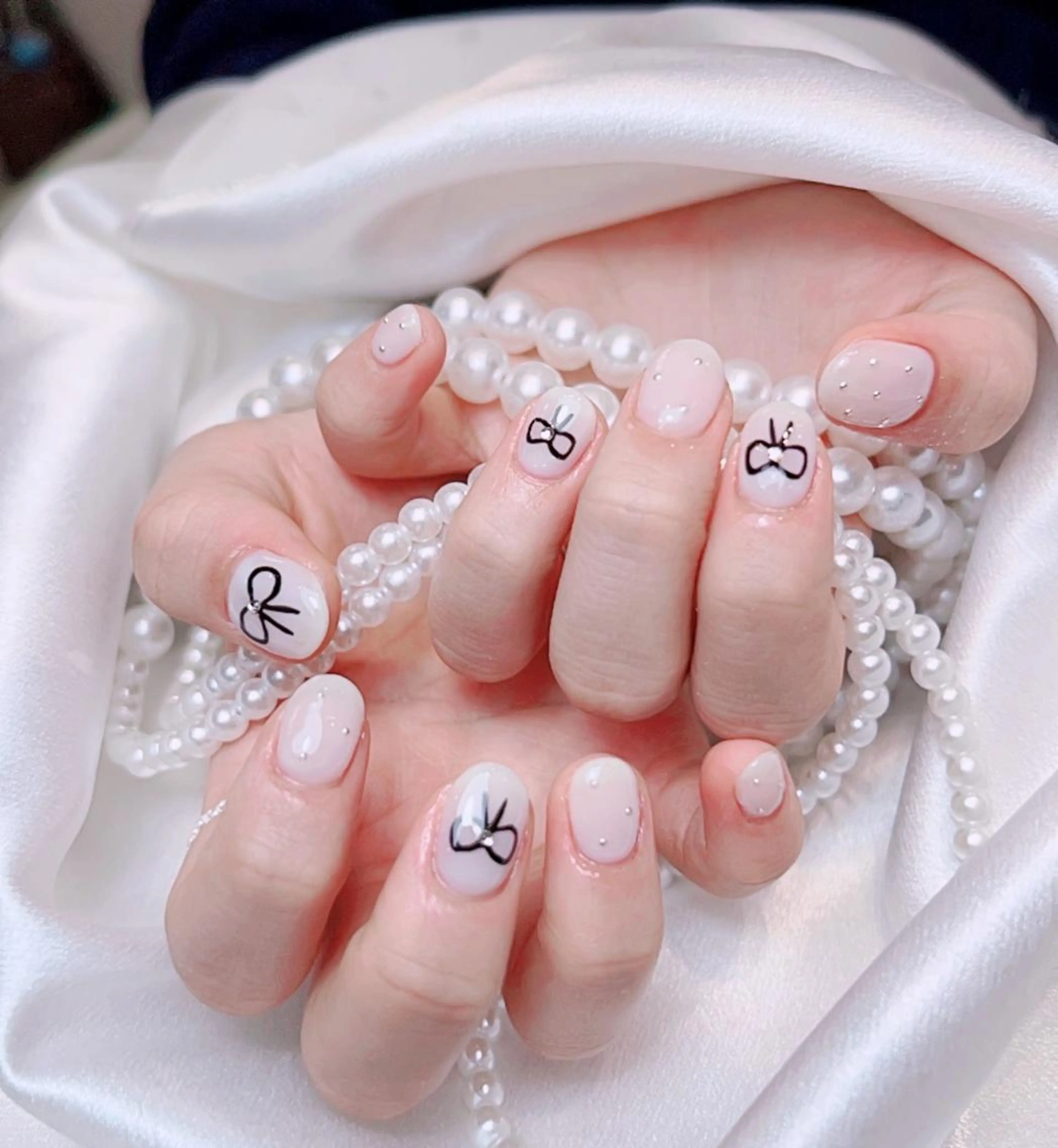 ネイル ハンドネイル RAFFINE 月🦋🩵のネイルデザイン