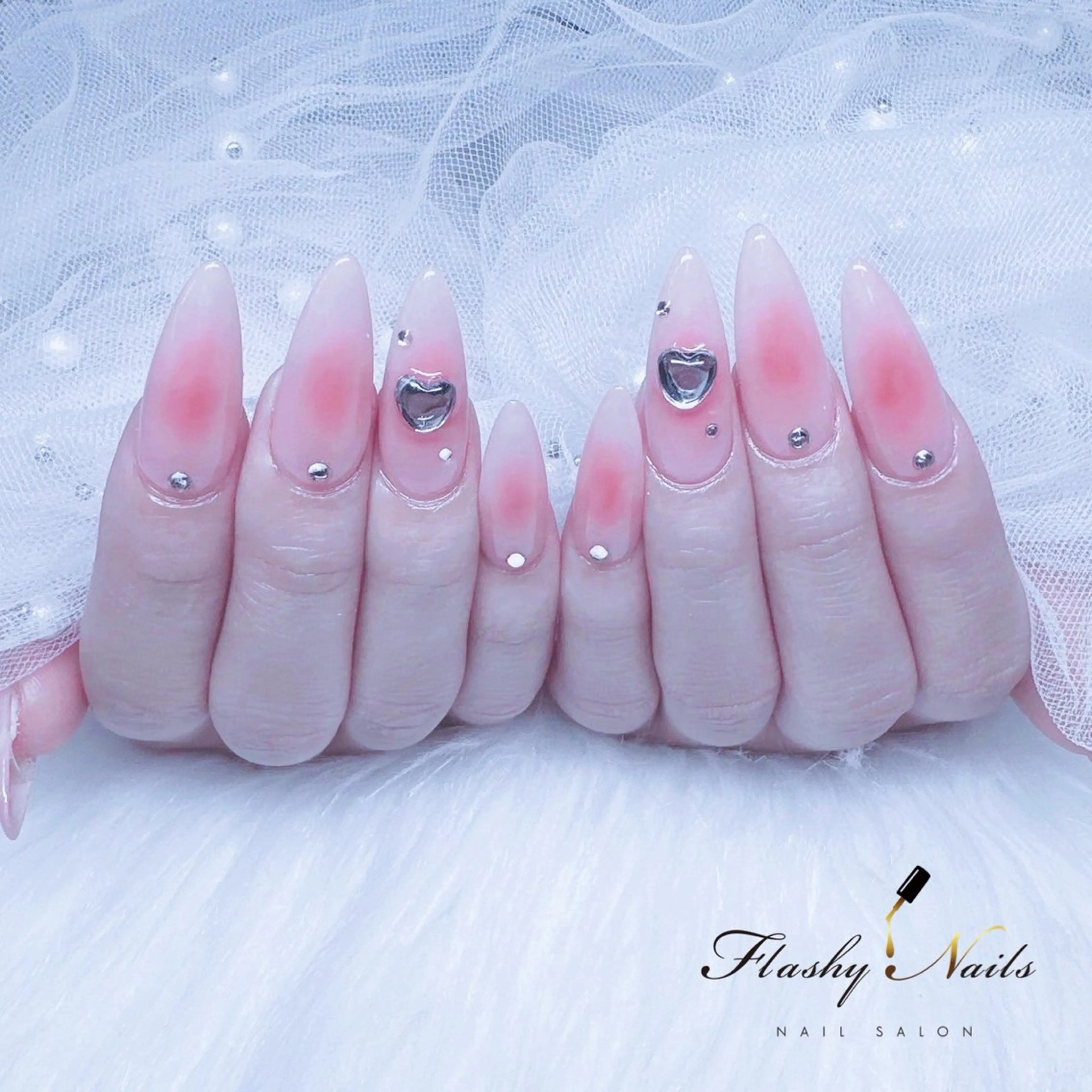ネイル 長さ出し Flashy Nailsのネイルデザイン
