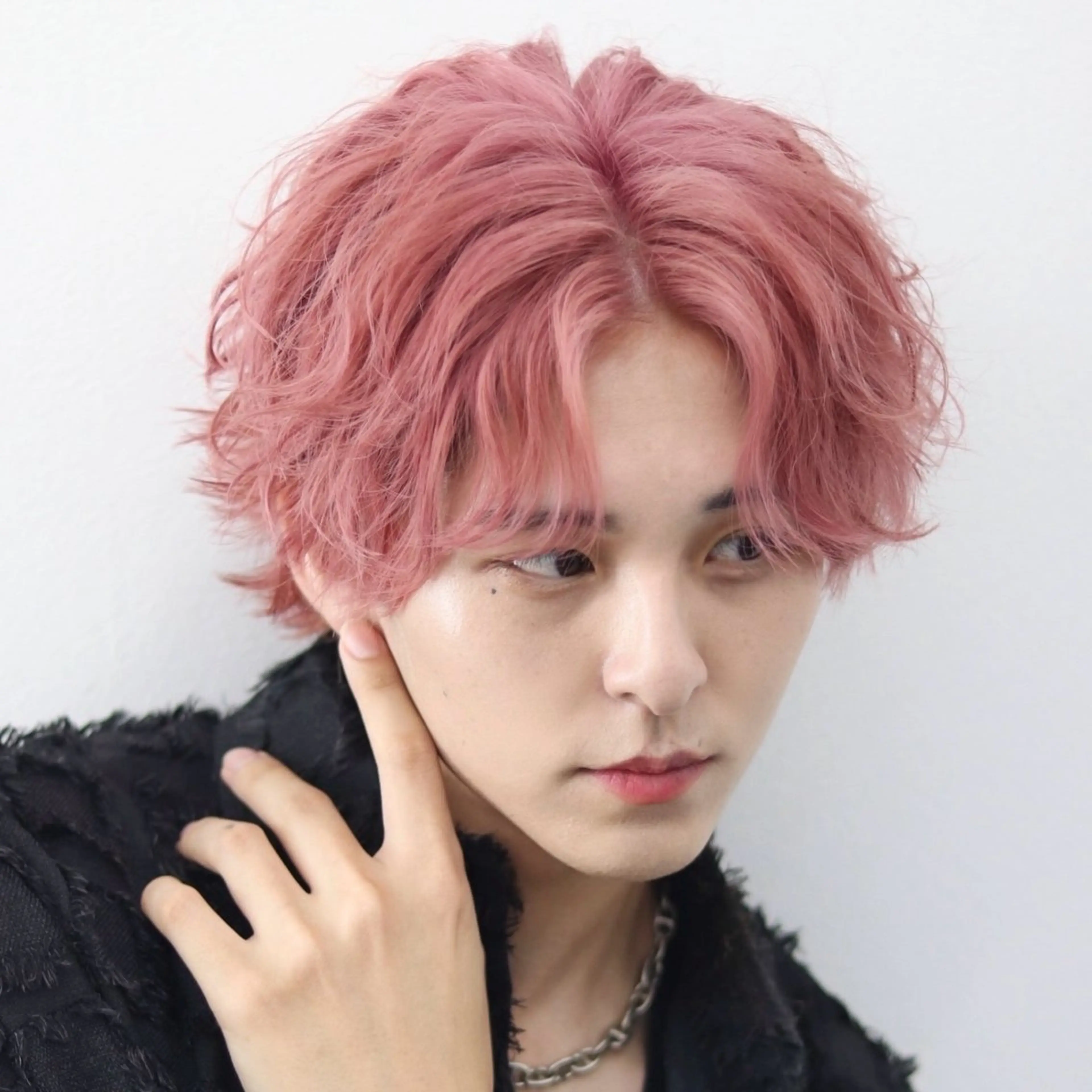 ミディアム カラー パーマ メンズ ピンクカラー カット ヘアカラー トリートメント 🔥メンズ🔥かっこ いいが正義！代表柿崎のヘアスタイル