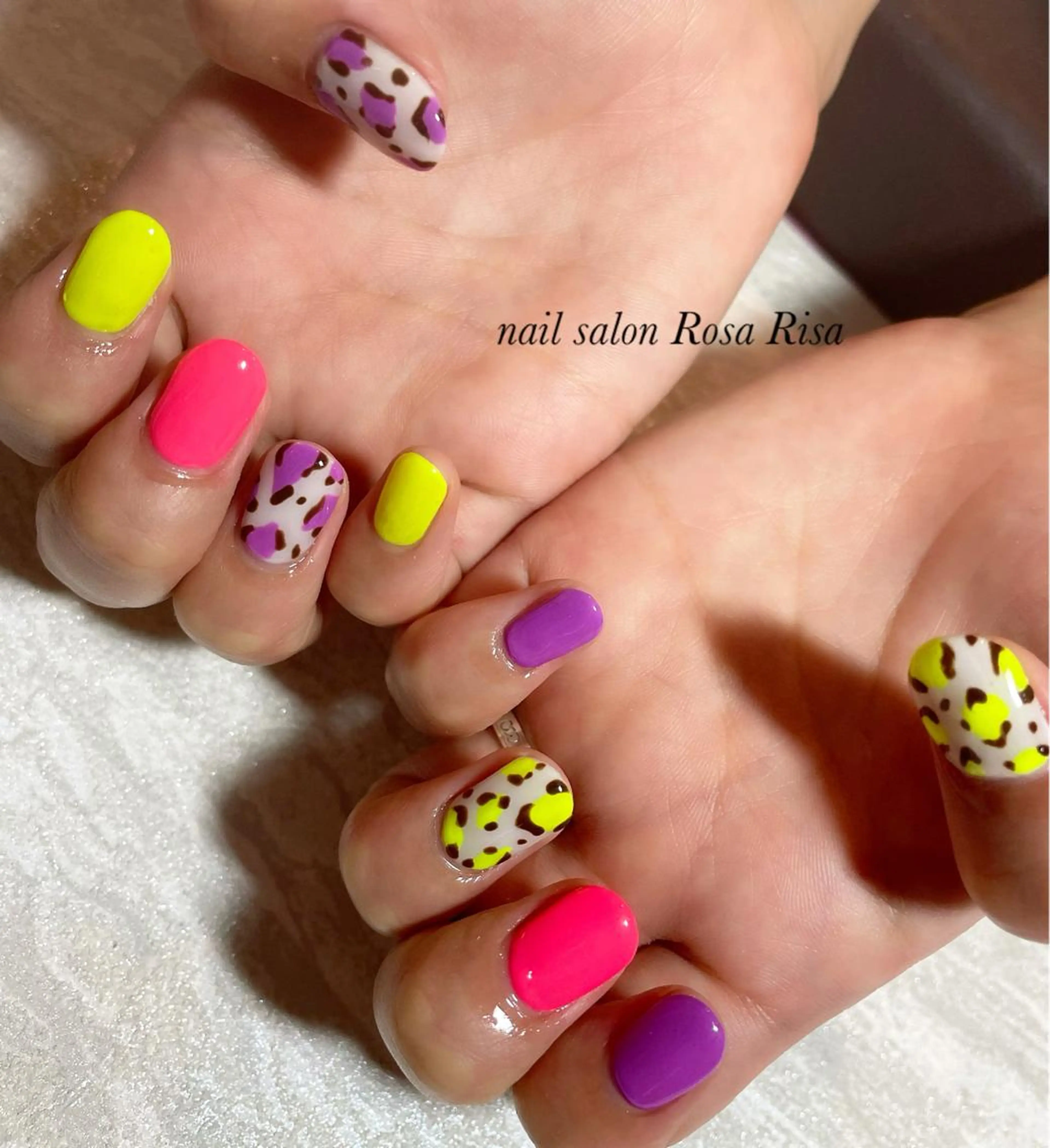 ショート ネイル アニマル柄 ハンドネイル ネイルスタジオ シェイクユアハンズのネイルデザイン