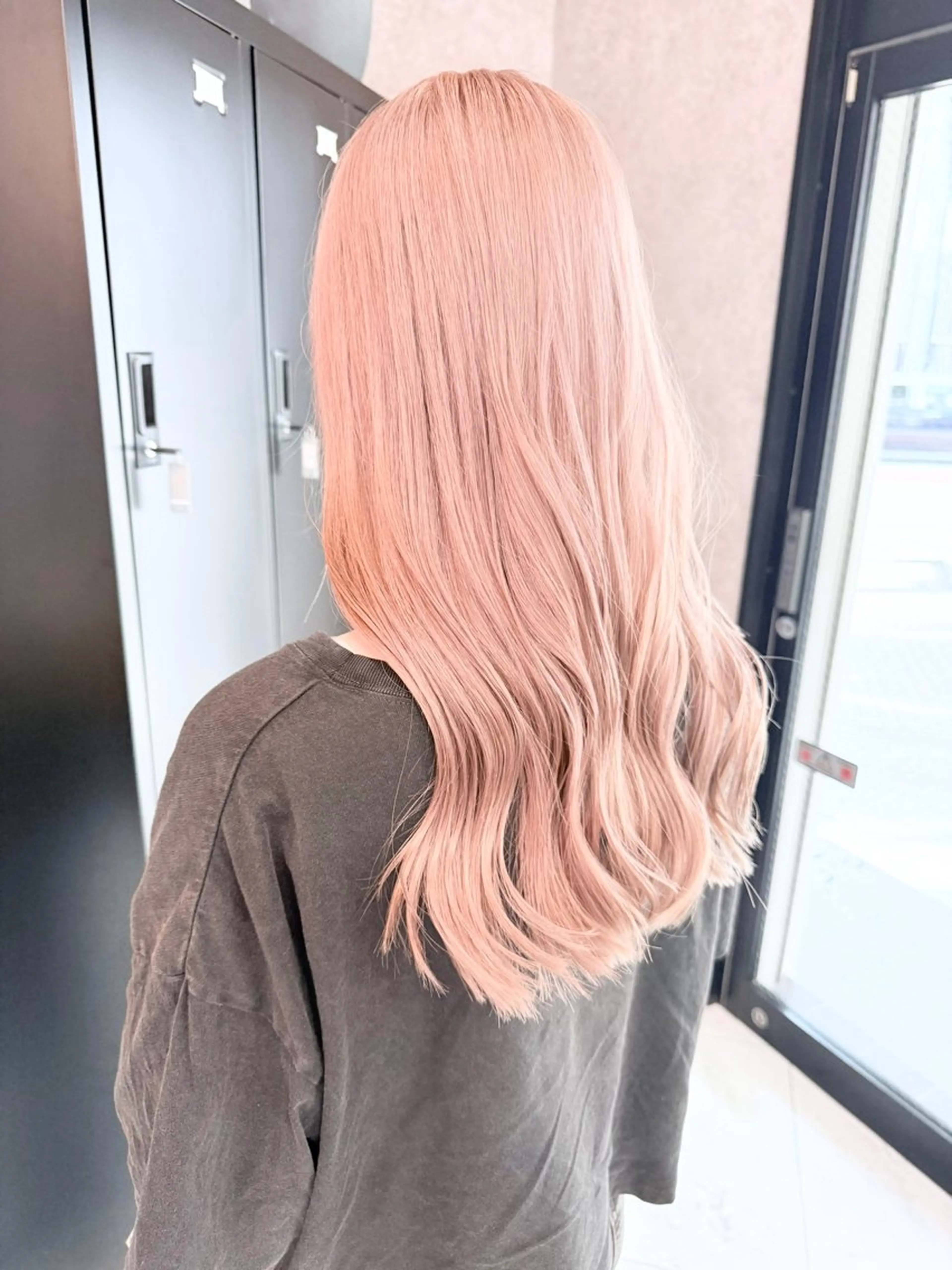 セミロング カラー 🌺ハイトーン🌺 矢葺 なぎさ🌺🌺のヘアスタイル