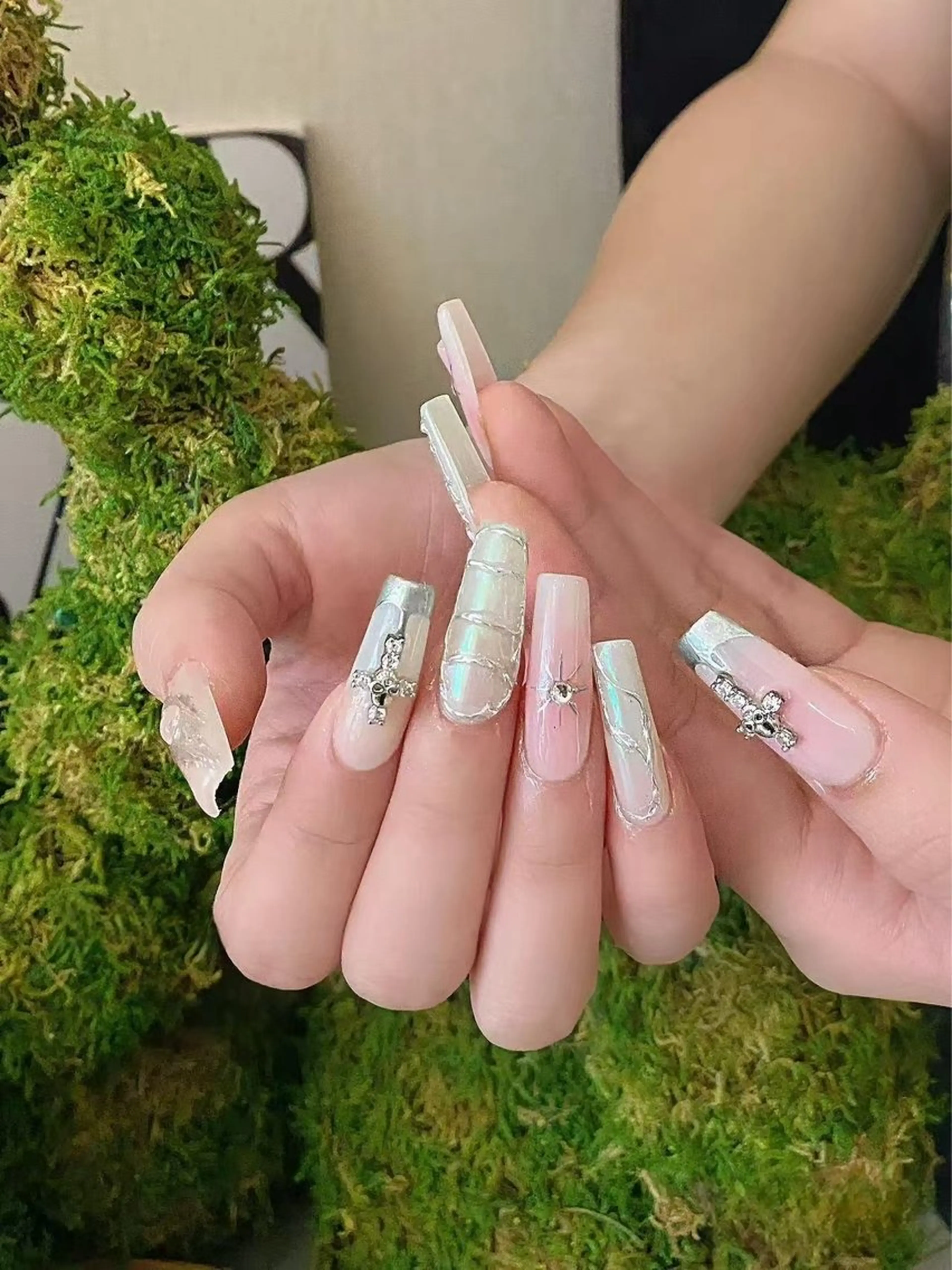 ネイル フラワーネイル フレンチネイル ジェルネイル ガラスフレンチ ハート ハンドネイル BabyYouMi nailのネイルデザイン